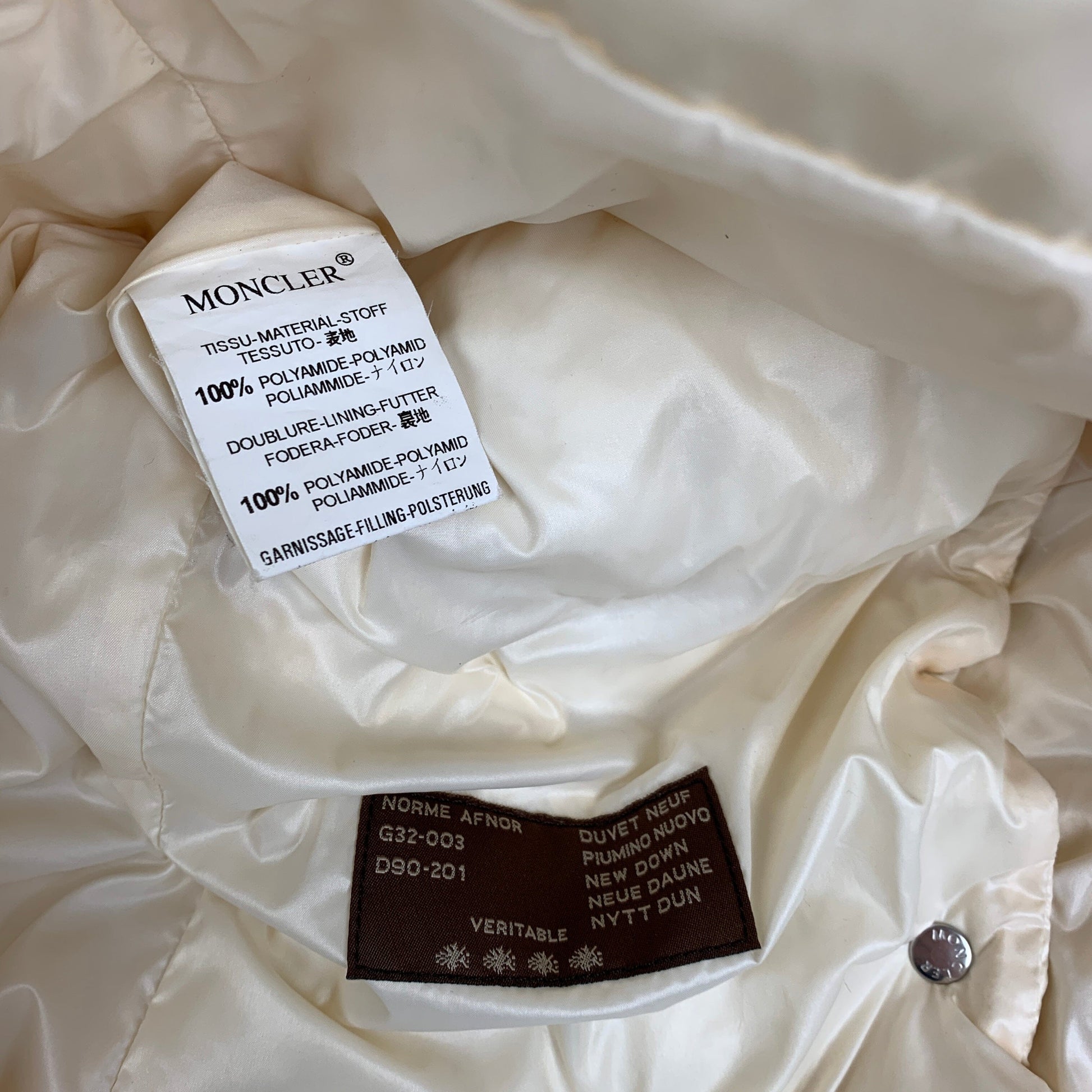 80s Moncler Grenoble Puffer Gilet Vest - Women S Moncler Moncler coat outerwear pufferseason second hand vintage shop österreich germany deutschland angebot daunenjacke winterjacke jacke