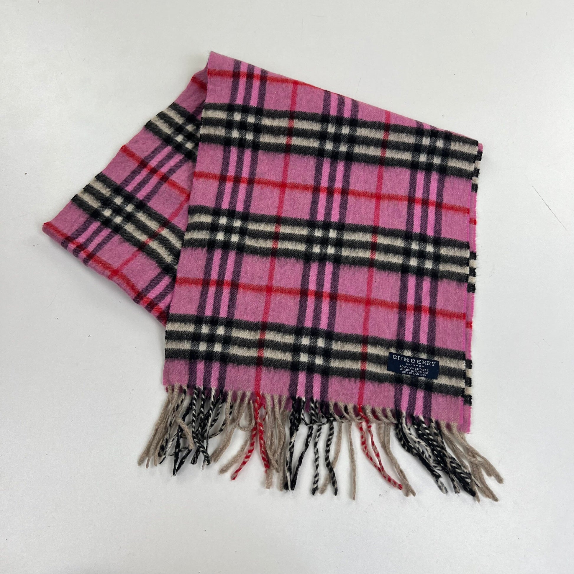 Burberry London Cashmere Scarf Schal Muffler Acessoires Burberry coat outerwear pufferseason second hand vintage shop österreich germany deutschland angebot daunenjacke winterjacke jacke