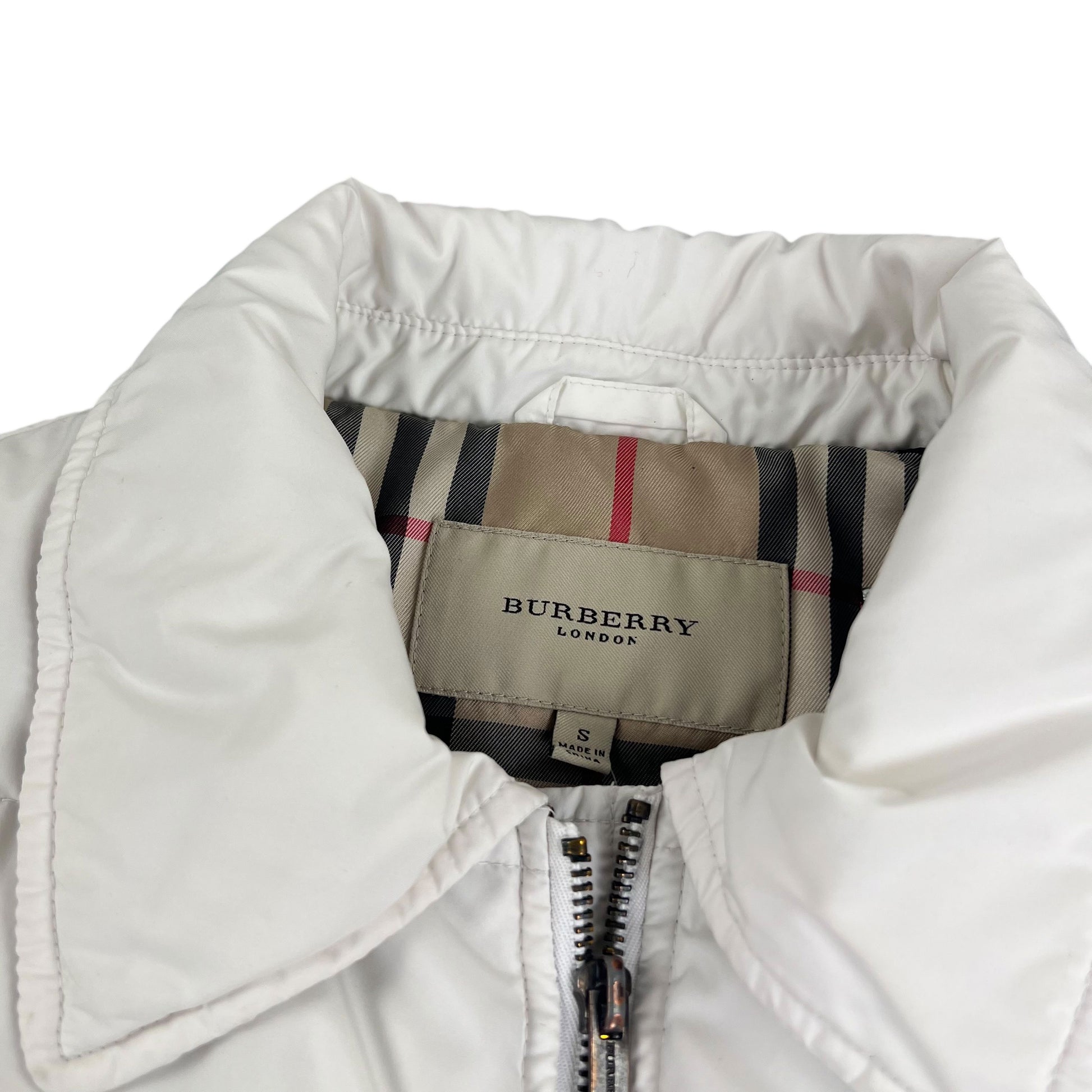 Burberry London Puffer Jacket - Women S Designer Puffer Burberry coat outerwear pufferseason second hand vintage shop österreich germany deutschland angebot daunenjacke winterjacke jacke