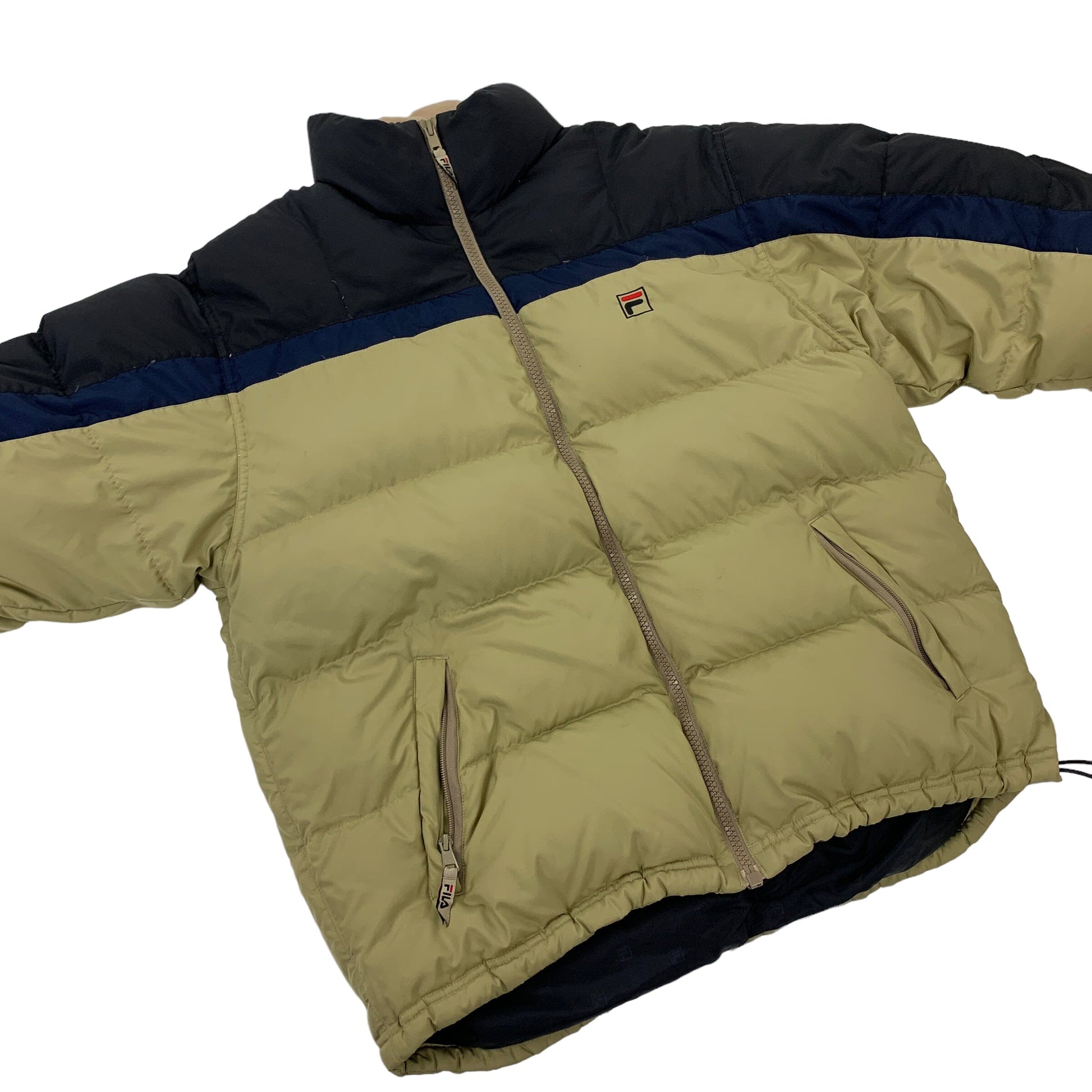 Fila Puffer - XL Fila Fila coat outerwear pufferseason second hand vintage shop österreich germany deutschland angebot daunenjacke winterjacke jacke