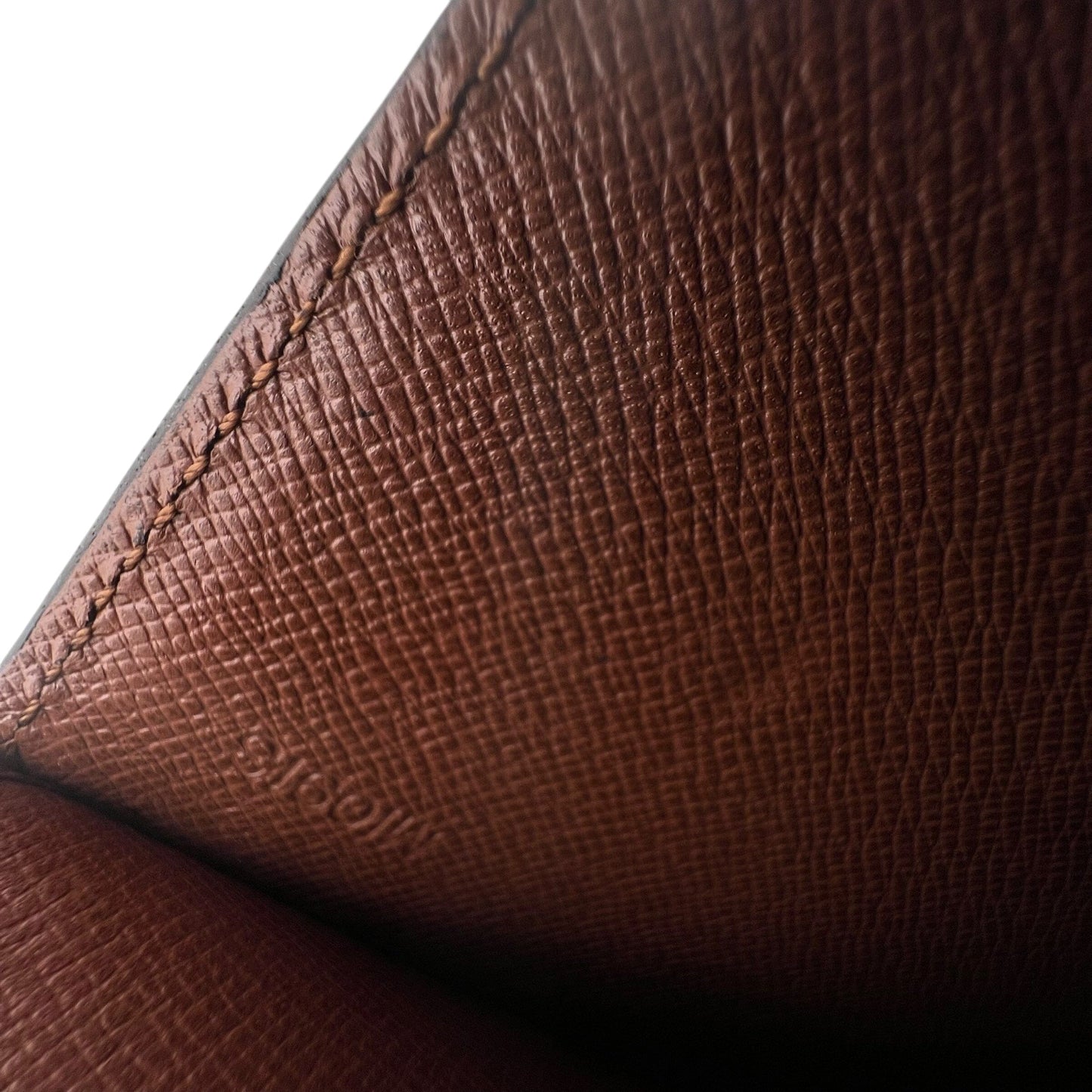 Louis Vuitton Canvas Monogram Malesherbes Bag Handbag Designer Bags Louis Vuitton coat outerwear pufferseason second hand vintage shop österreich germany deutschland angebot daunenjacke winterjacke jacke