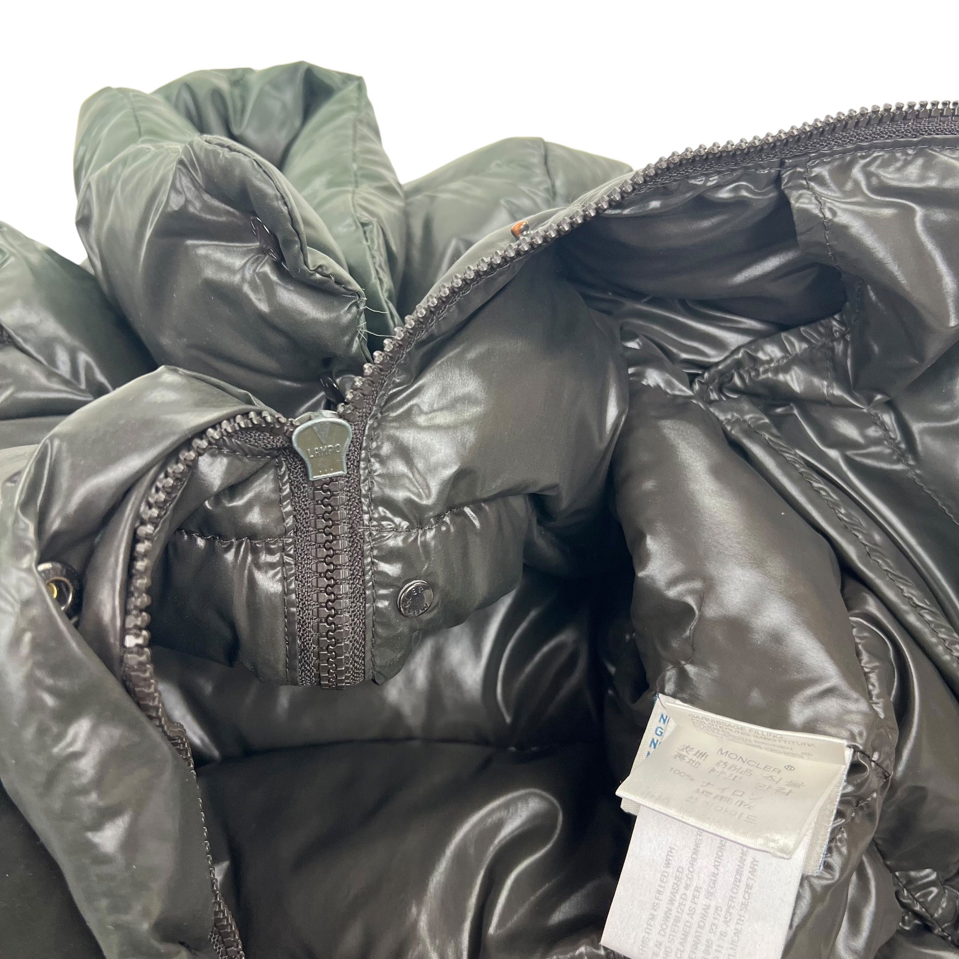 Moncler Bady Puffer Jacket - Women M dark green Moncler Moncler coat outerwear pufferseason second hand vintage shop österreich germany deutschland angebot daunenjacke winterjacke jacke
