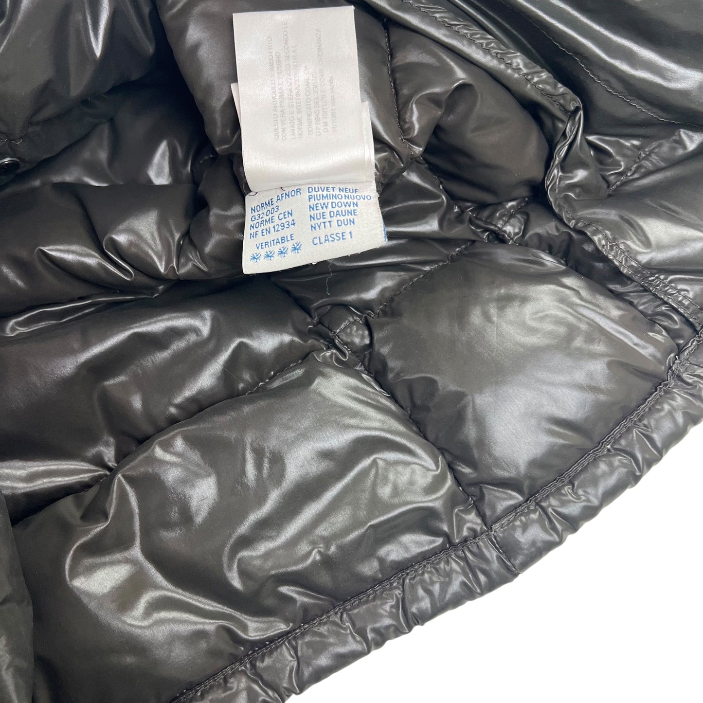 Moncler Bady Puffer Jacket - Women M dark green Moncler Moncler coat outerwear pufferseason second hand vintage shop österreich germany deutschland angebot daunenjacke winterjacke jacke