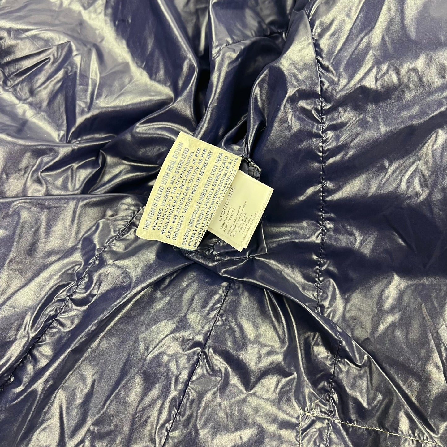 Moncler Bady Puffer Jacket - Women M navy Moncler Moncler coat outerwear pufferseason second hand vintage shop österreich germany deutschland angebot daunenjacke winterjacke jacke