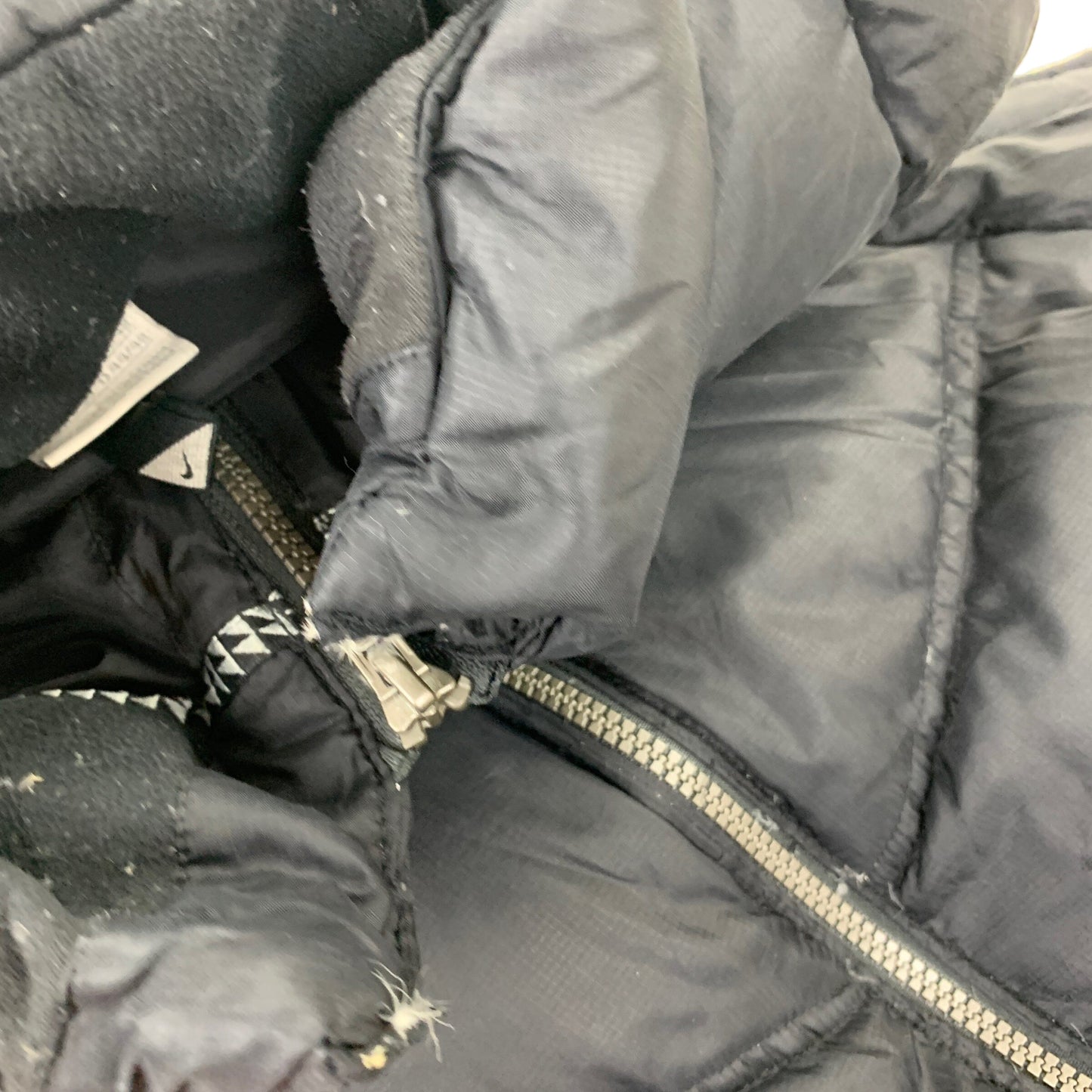 Nike Puffer Vest Gilet - S Nike Nike coat outerwear pufferseason second hand vintage shop österreich germany deutschland angebot daunenjacke winterjacke jacke