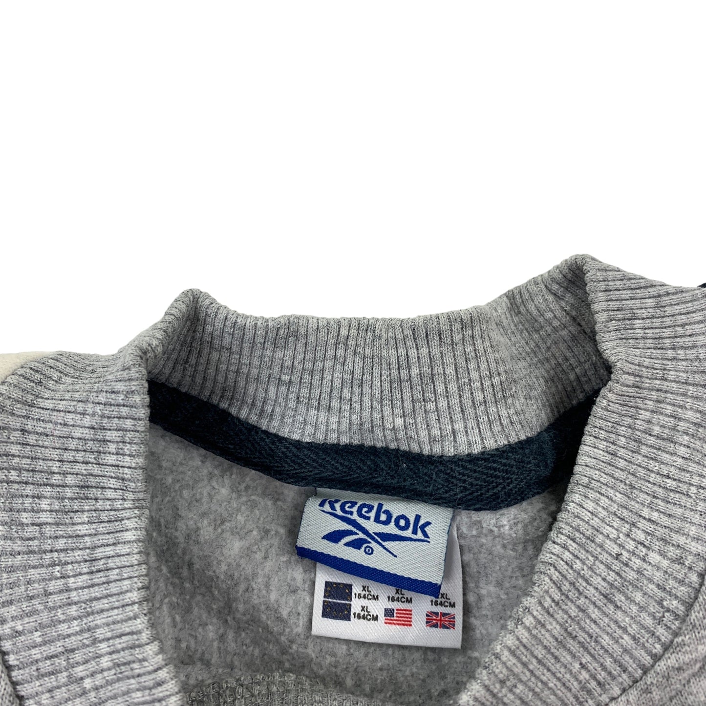 Reebok Sweater - S Sweaters Reebok coat outerwear pufferseason second hand vintage shop österreich germany deutschland angebot daunenjacke winterjacke jacke