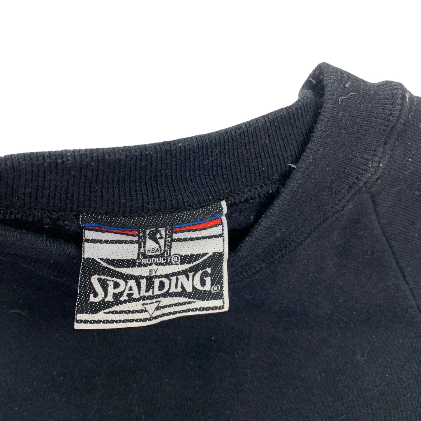 Spalding "Chicago Bulls" Sweater - L Sweaters Spalding coat outerwear pufferseason second hand vintage shop österreich germany deutschland angebot daunenjacke winterjacke jacke