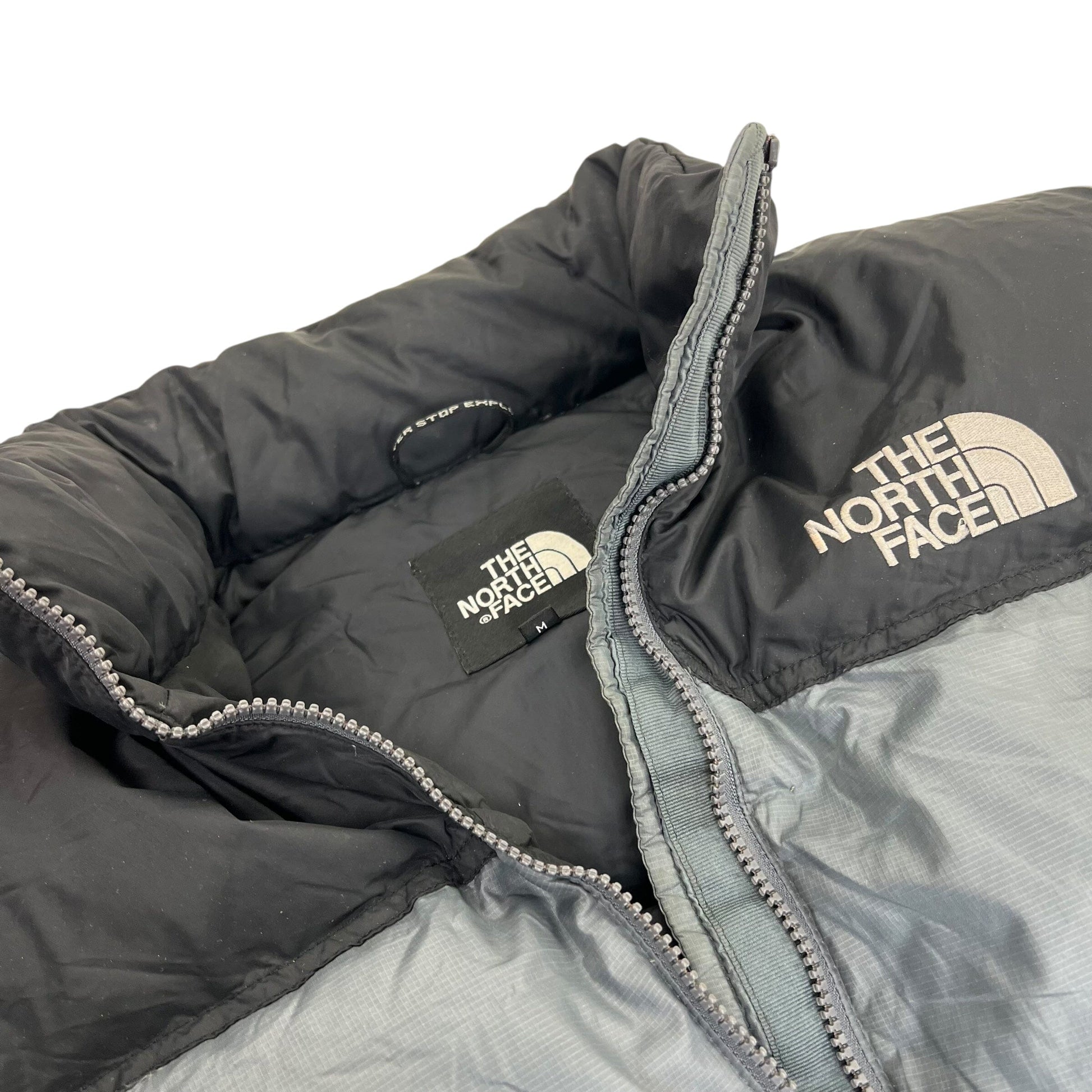 The North Face 700 Nuptse Puffer Jacket - M The North Face The North Face coat outerwear pufferseason second hand vintage shop österreich germany deutschland angebot daunenjacke winterjacke jacke