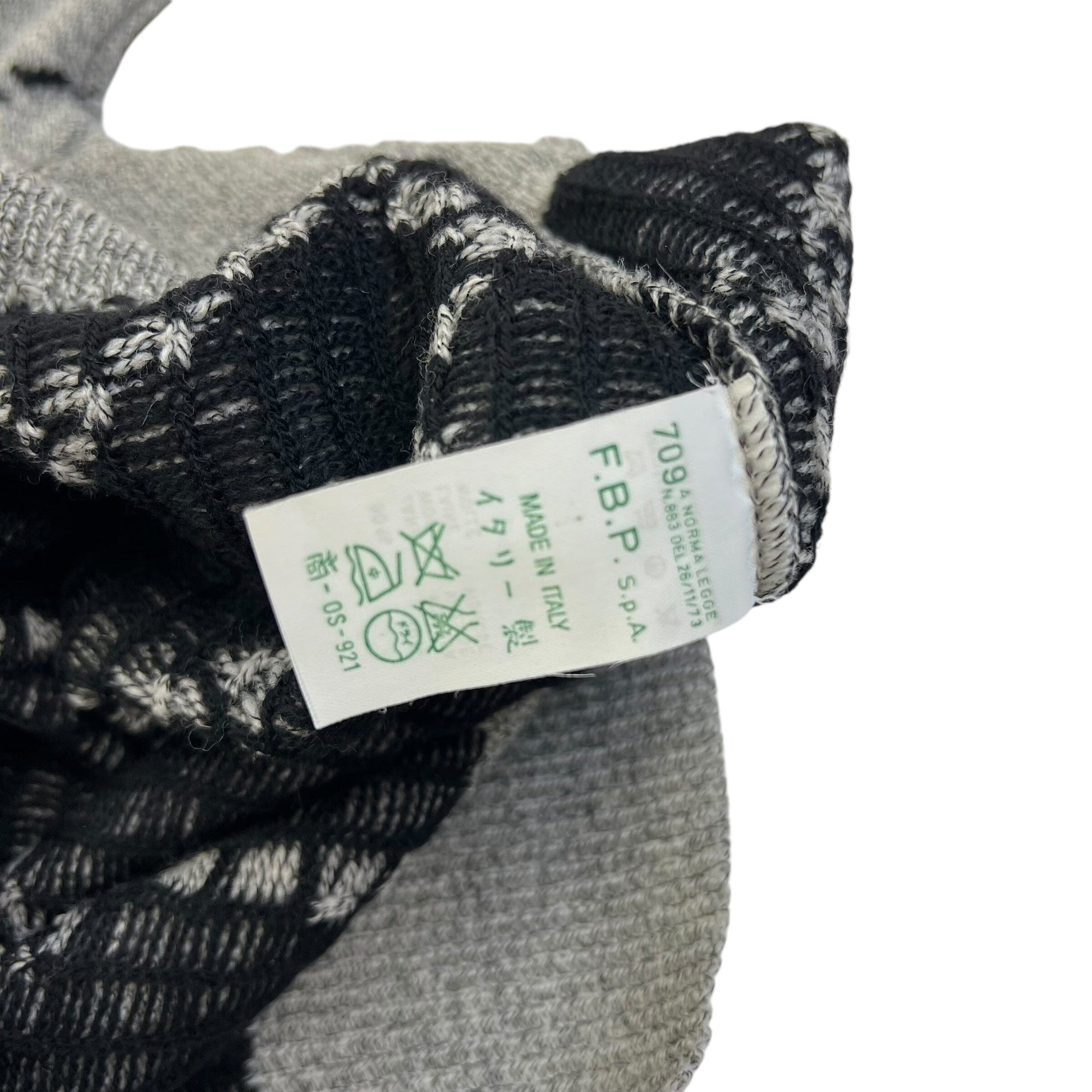 Vintage Deadstock DS Gianni Versace Wool Sweater - XL Sweaters Gianni Versace coat outerwear pufferseason second hand vintage shop österreich germany deutschland angebot daunenjacke winterjacke jacke