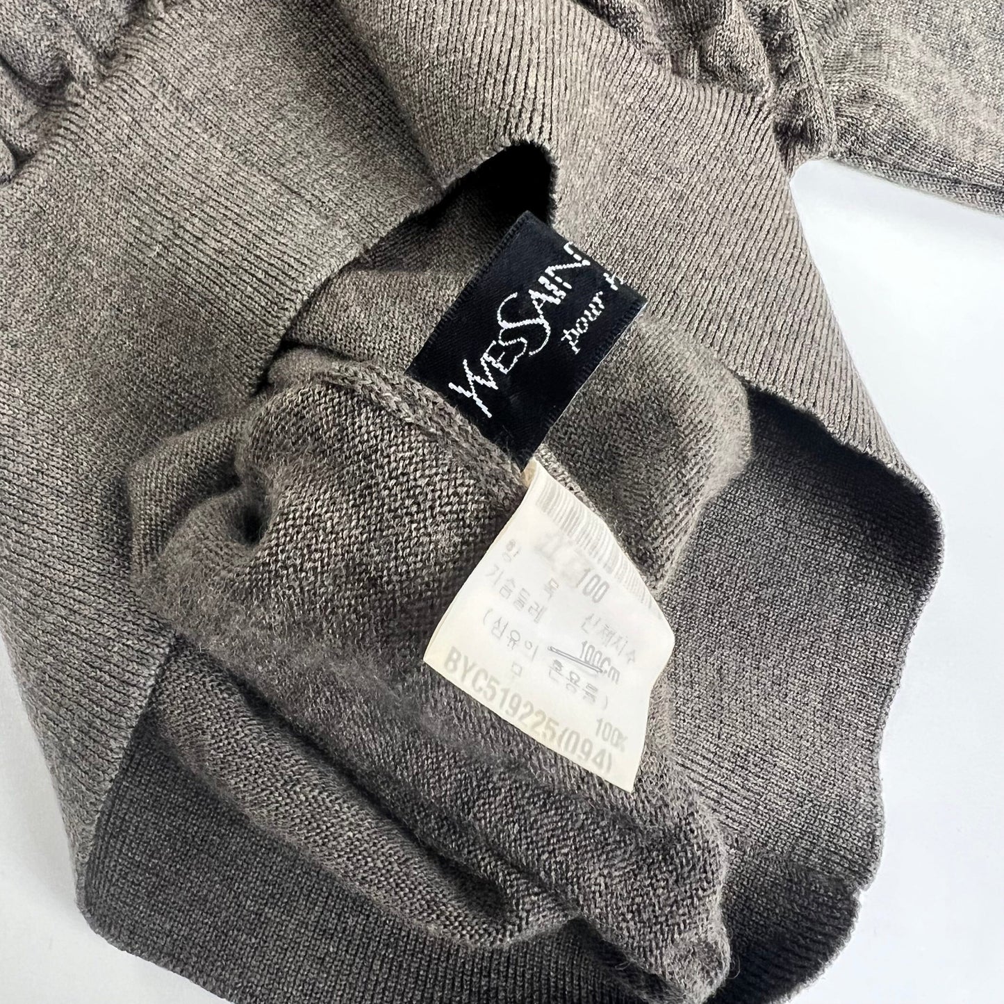 YSL Yves Saint Laurent Turtle Neck Sweater - L Sweaters Yves Saint Laurent coat outerwear pufferseason second hand vintage shop österreich germany deutschland angebot daunenjacke winterjacke jacke