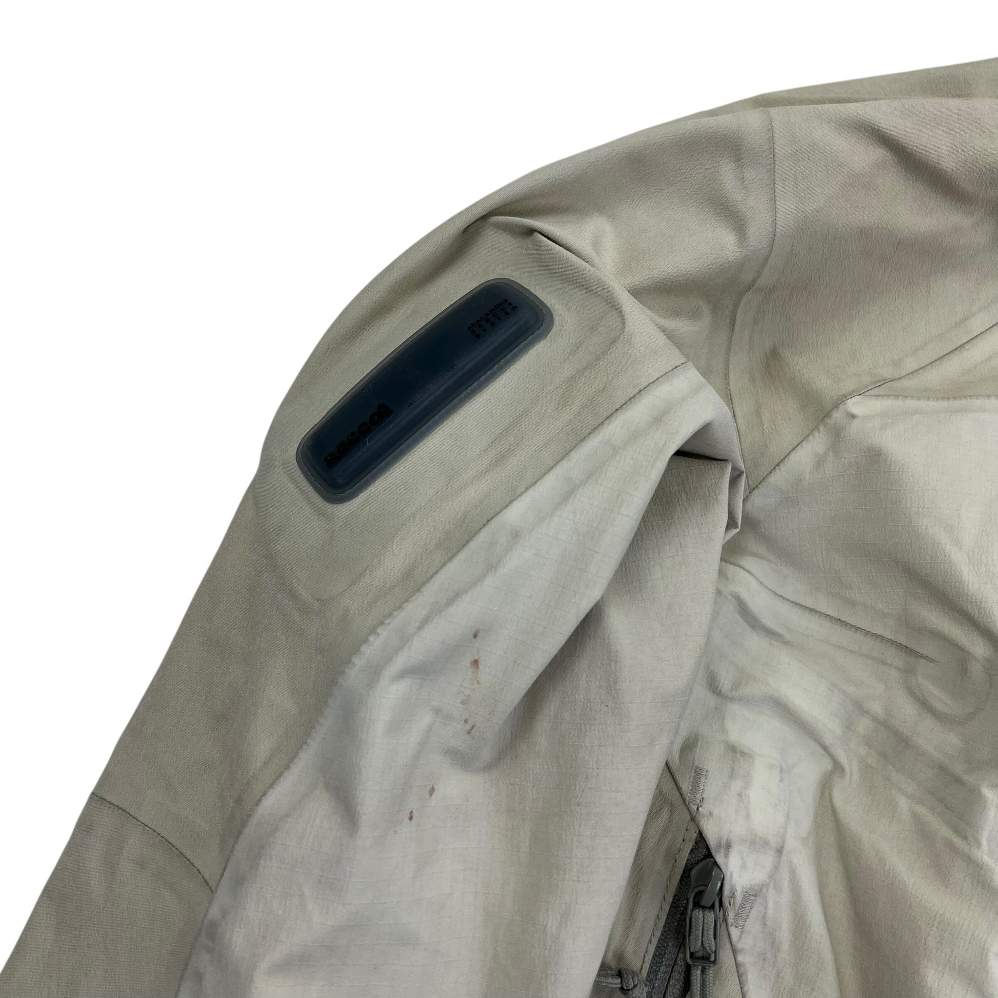 Arc'teryx Leaf Alpha Windstopper Jacket - women L Windbreakers Arc'teryx coat outerwear pufferseason second hand vintage shop österreich germany deutschland angebot daunenjacke winterjacke jacke