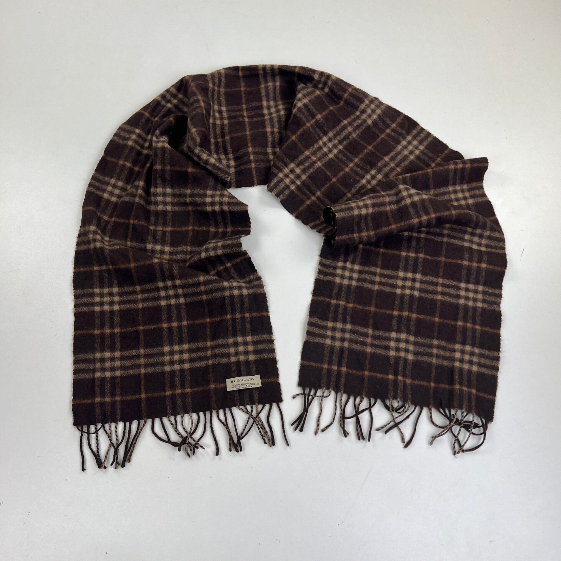 Burberry Cashmere Wool Lambswool Scarf Schal Muffler Acessoires Burberry coat outerwear pufferseason second hand vintage shop österreich germany deutschland angebot daunenjacke winterjacke jacke