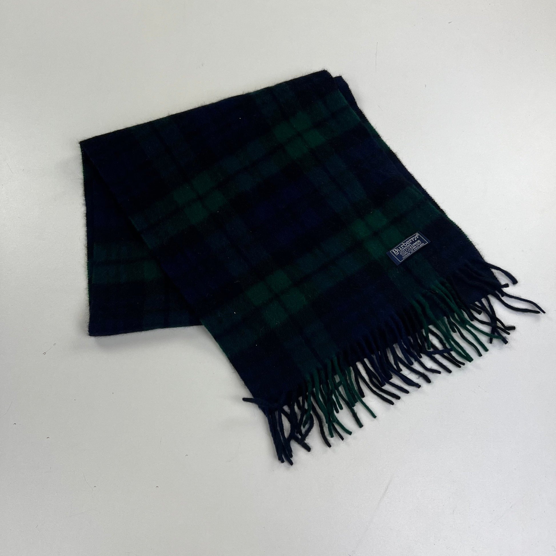 Burberry London Cashmere Scarf Schal Muffler Acessoires Burberry coat outerwear pufferseason second hand vintage shop österreich germany deutschland angebot daunenjacke winterjacke jacke