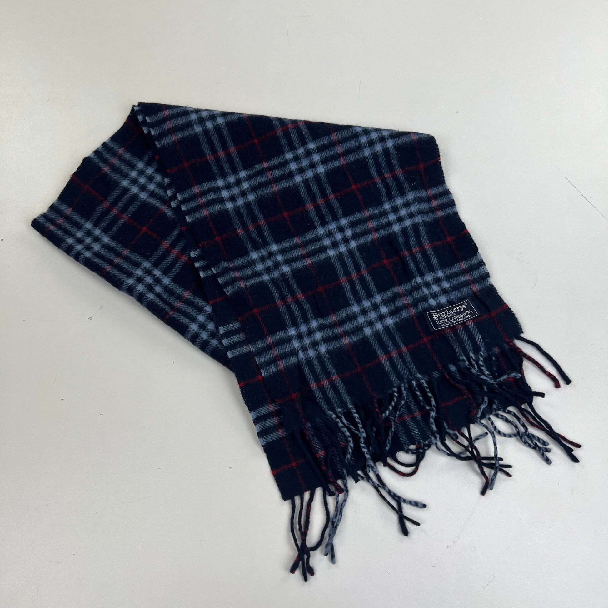 Burberry London Cashmere Scarf Schal Muffler Acessoires Burberry coat outerwear pufferseason second hand vintage shop österreich germany deutschland angebot daunenjacke winterjacke jacke