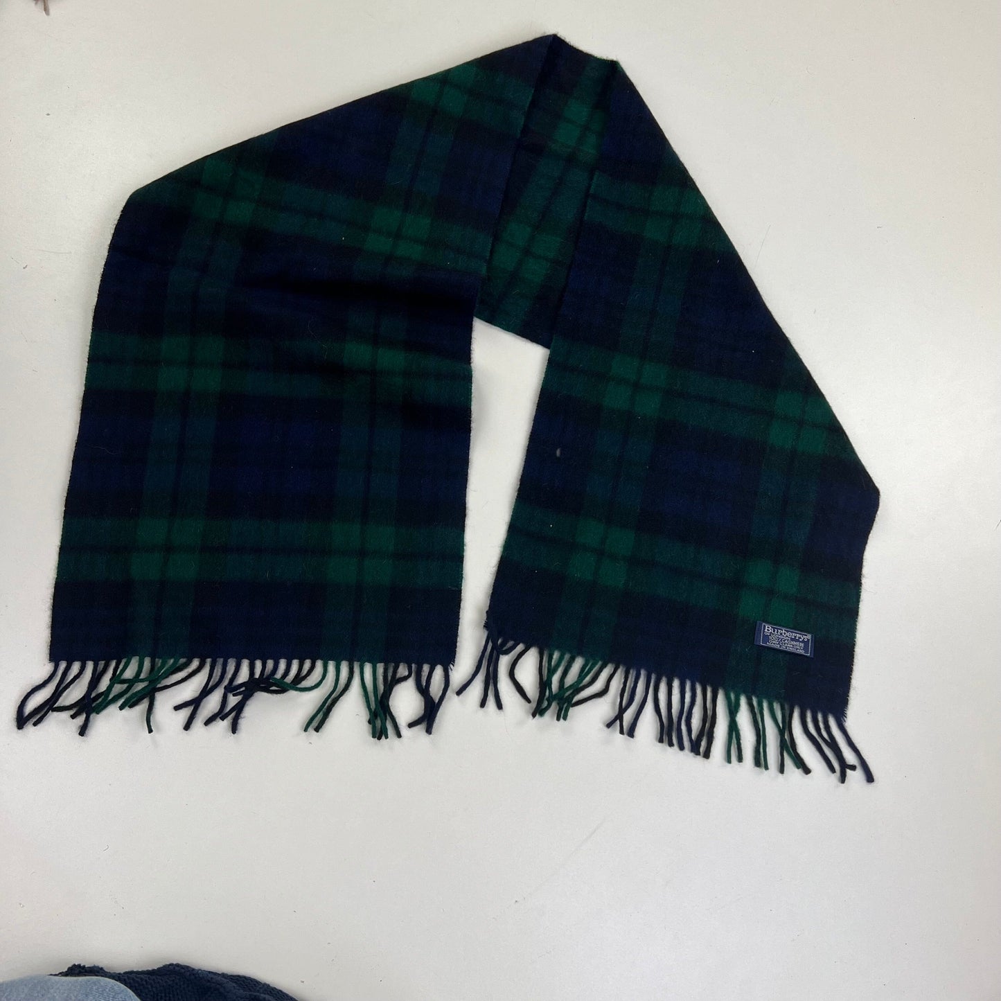 Burberry London Cashmere Scarf Schal Muffler Acessoires Burberry coat outerwear pufferseason second hand vintage shop österreich germany deutschland angebot daunenjacke winterjacke jacke