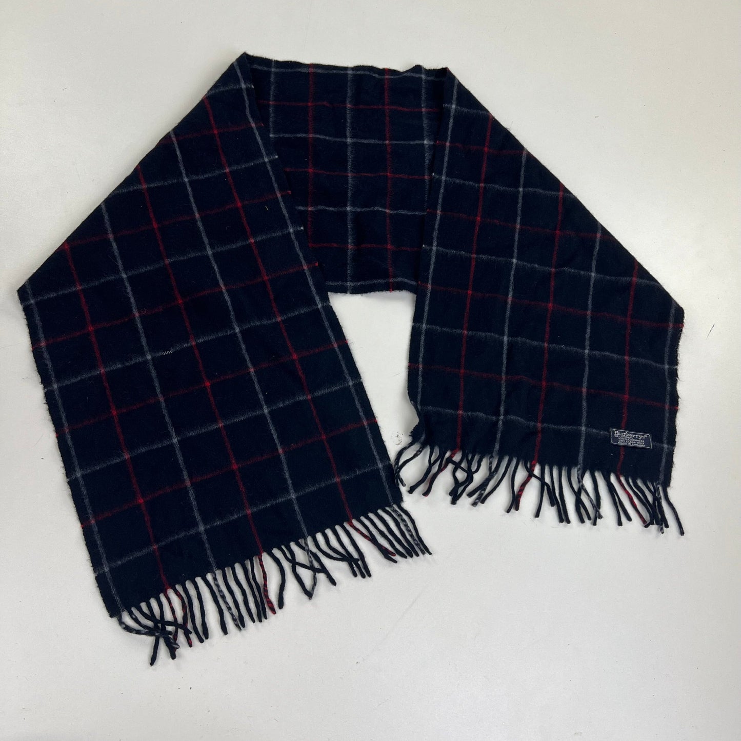 Burberry London Cashmere Scarf Schal Muffler Acessoires Burberry coat outerwear pufferseason second hand vintage shop österreich germany deutschland angebot daunenjacke winterjacke jacke