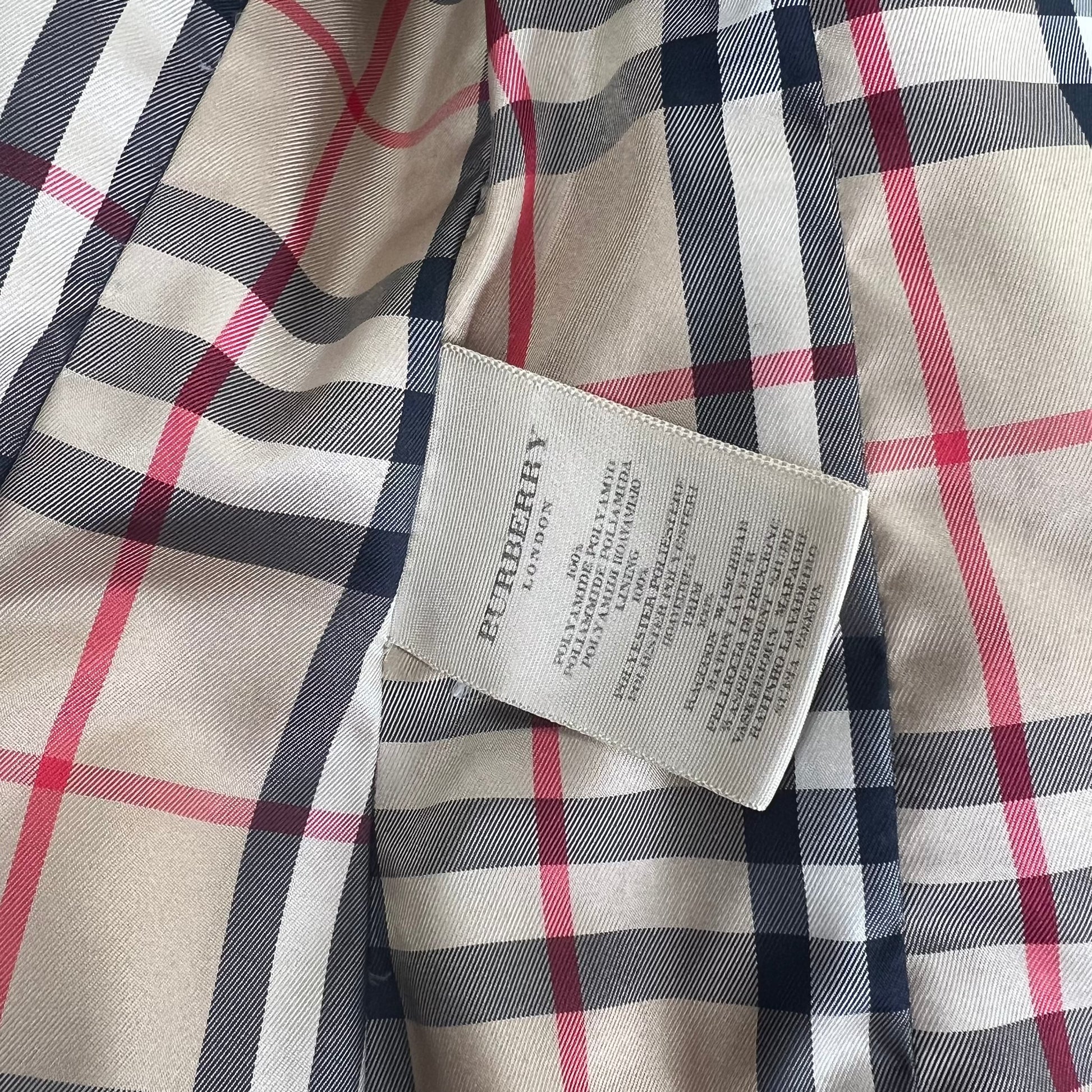 Burberry London Puffer Jacket - Women S Designer Puffer Burberry coat outerwear pufferseason second hand vintage shop österreich germany deutschland angebot daunenjacke winterjacke jacke