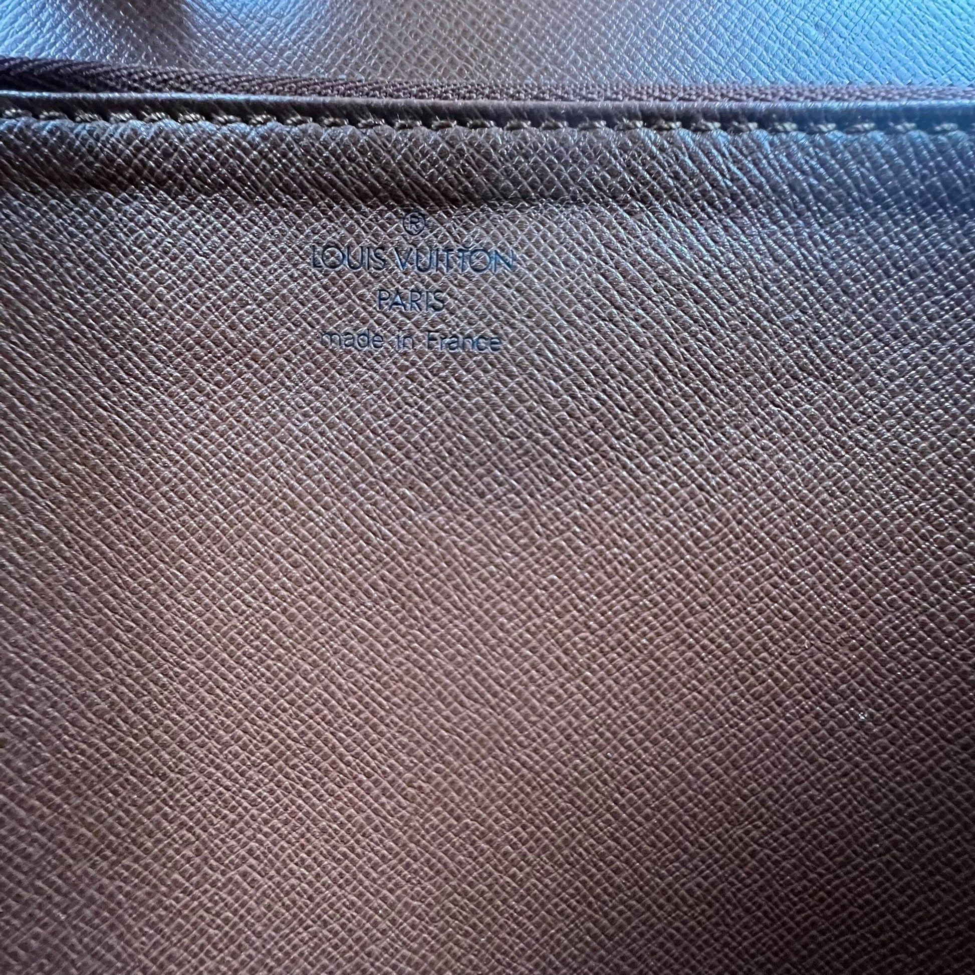 Louis Vuitton Canvas Monogram Malesherbes Bag Handbag Designer Bags Louis Vuitton coat outerwear pufferseason second hand vintage shop österreich germany deutschland angebot daunenjacke winterjacke jacke