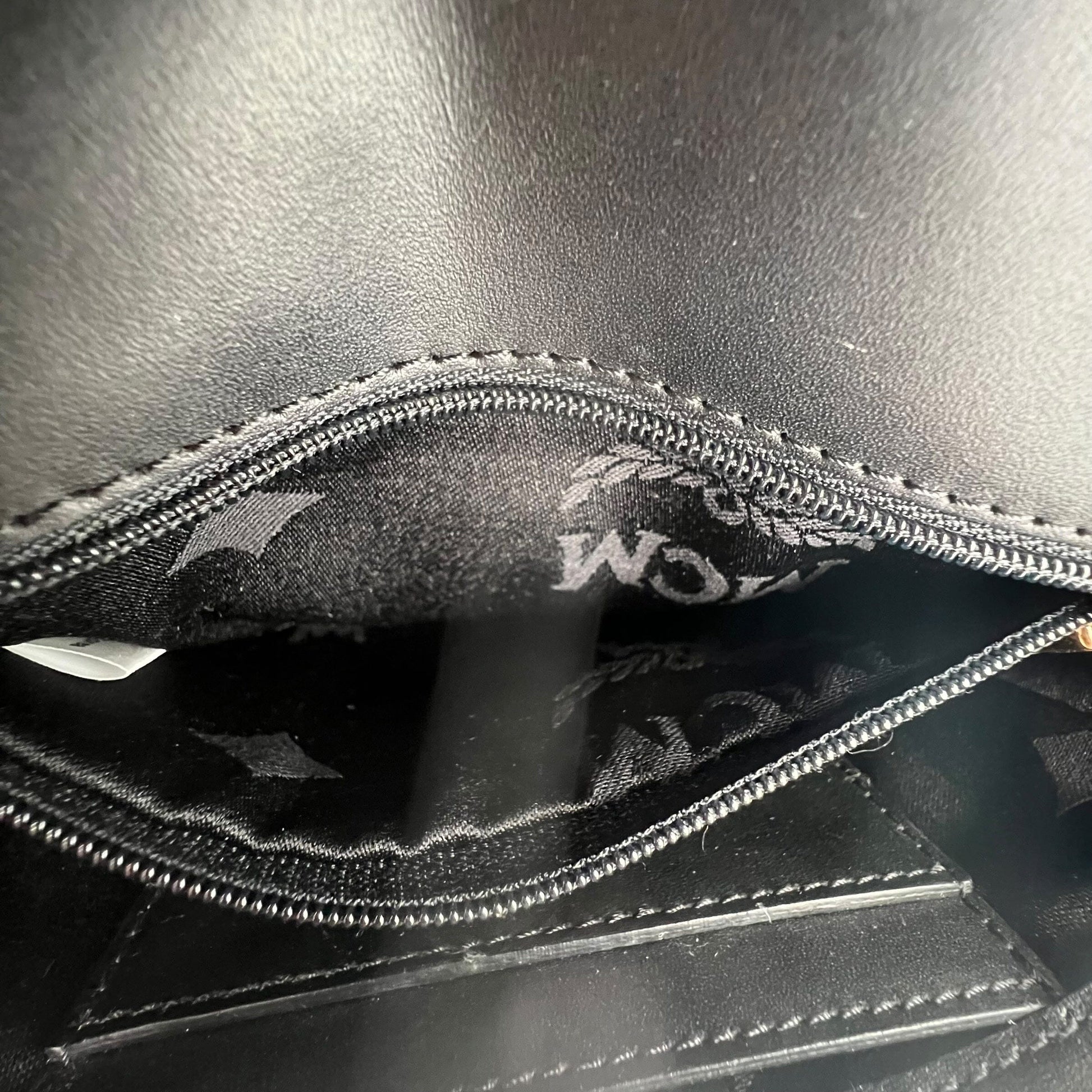 MCM Mini Handle Bag Evening Bag Designer Bags MCM coat outerwear pufferseason second hand vintage shop österreich germany deutschland angebot daunenjacke winterjacke jacke