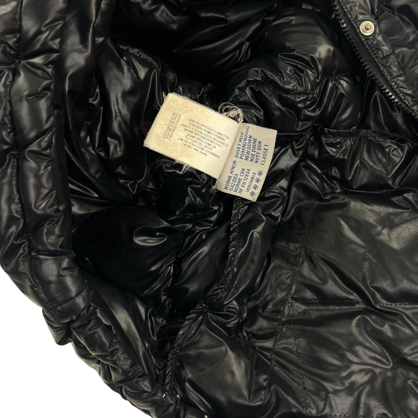 Moncler Bady Puffer Jacket - Women M black Moncler Moncler coat outerwear pufferseason second hand vintage shop österreich germany deutschland angebot daunenjacke winterjacke jacke