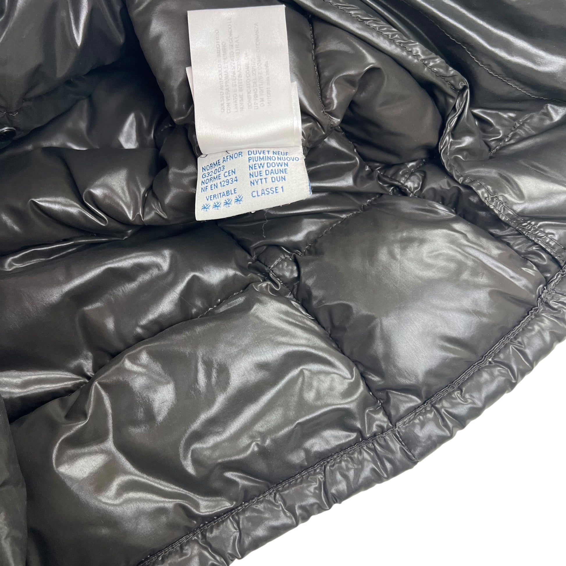 Moncler Bady Puffer Jacket - Women M dark green Moncler Moncler coat outerwear pufferseason second hand vintage shop österreich germany deutschland angebot daunenjacke winterjacke jacke