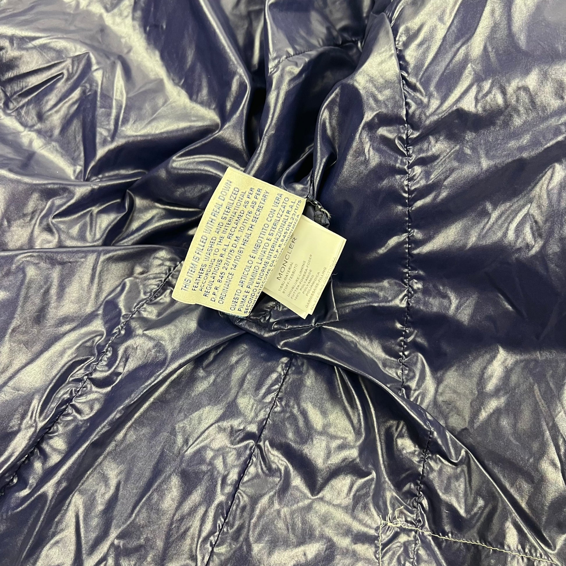 Moncler Bady Puffer Jacket - Women M navy Moncler Moncler coat outerwear pufferseason second hand vintage shop österreich germany deutschland angebot daunenjacke winterjacke jacke