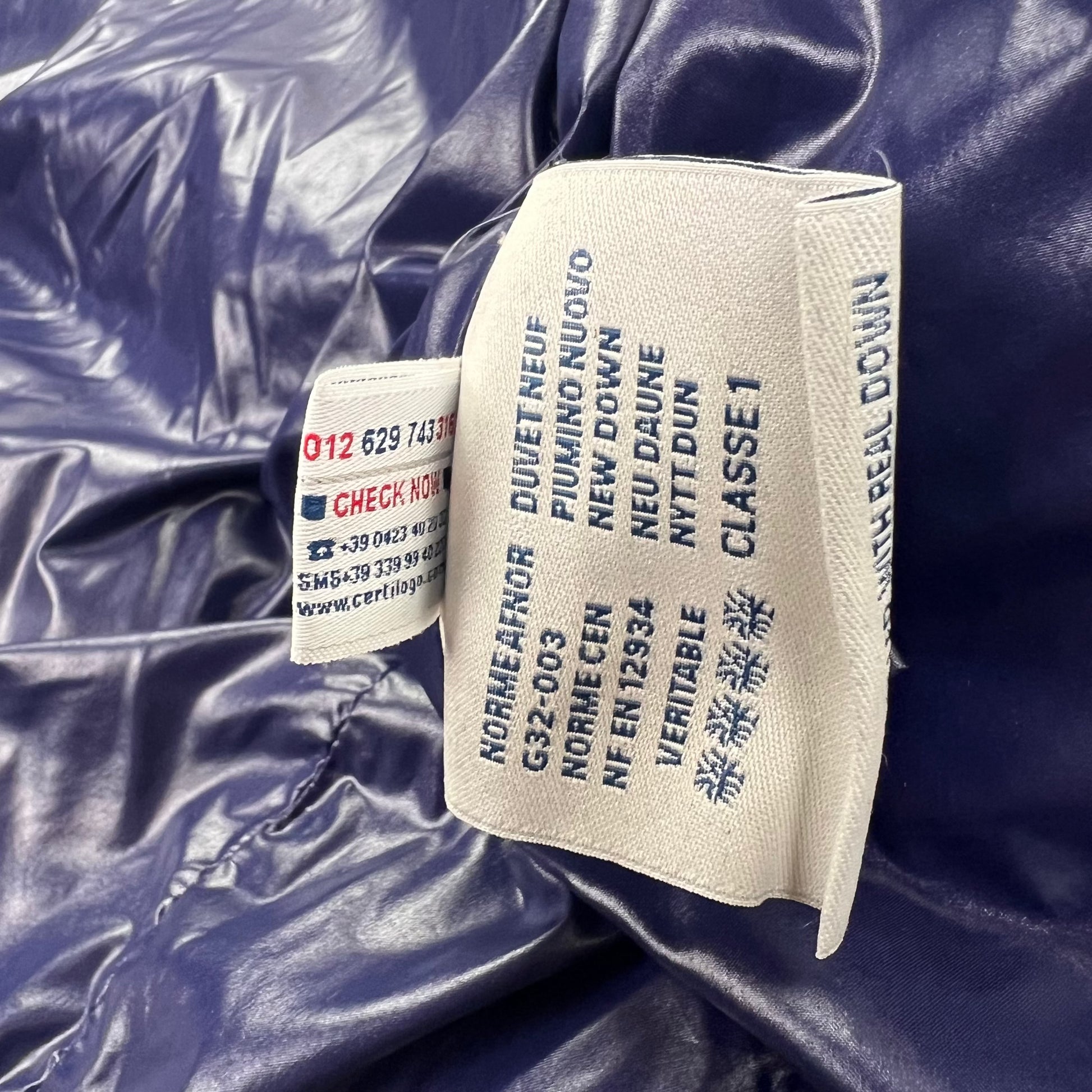 Moncler Bady Puffer Jacket - Women M navy Moncler Moncler coat outerwear pufferseason second hand vintage shop österreich germany deutschland angebot daunenjacke winterjacke jacke