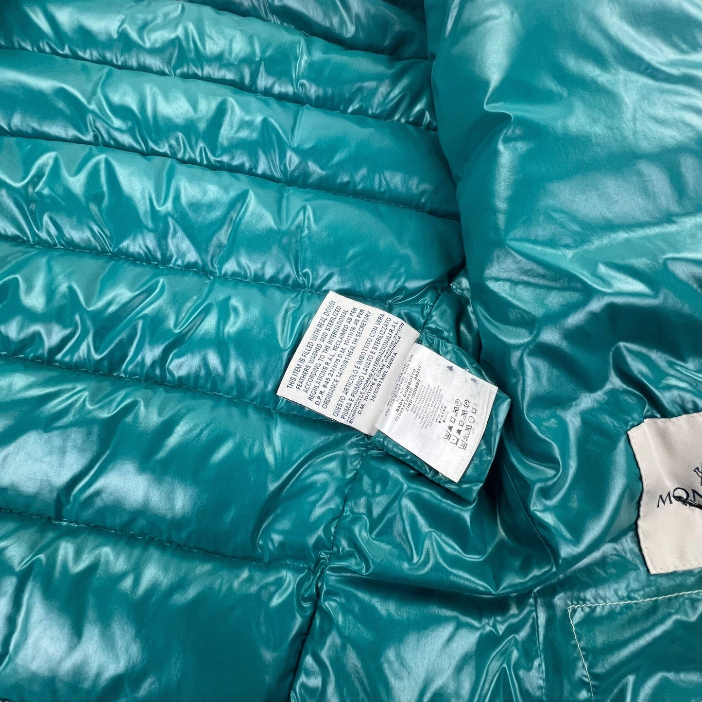 Moncler Puffer Jacket "bady" - Women XS Moncler Moncler coat outerwear pufferseason second hand vintage shop österreich germany deutschland angebot daunenjacke winterjacke jacke