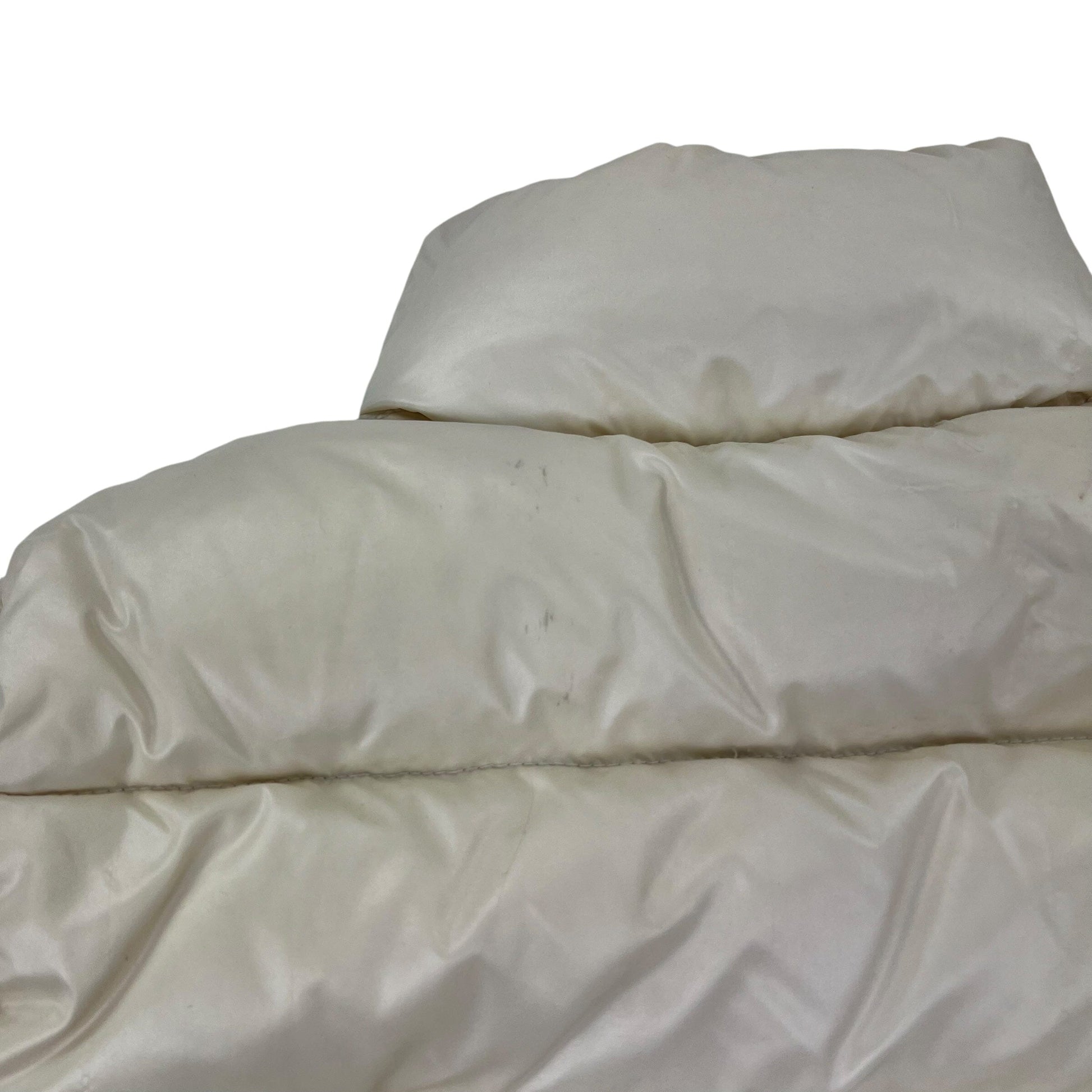 Moncler Puffer - Women Small Moncler Moncler coat outerwear pufferseason second hand vintage shop österreich germany deutschland angebot daunenjacke winterjacke jacke