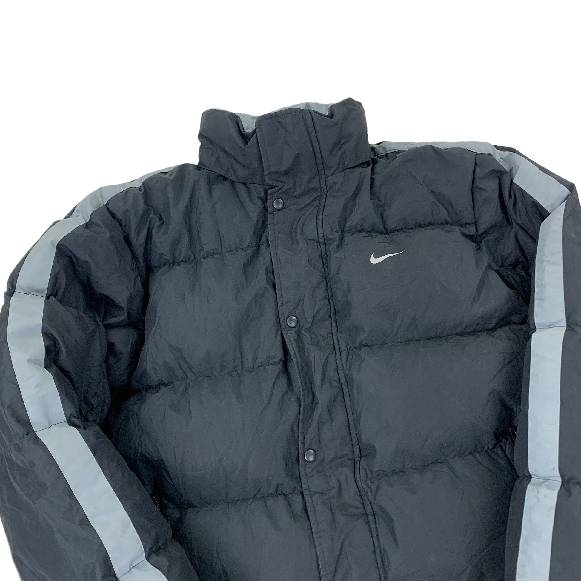 Nike Puffer Jacket - L Nike Nike coat outerwear pufferseason second hand vintage shop österreich germany deutschland angebot daunenjacke winterjacke jacke