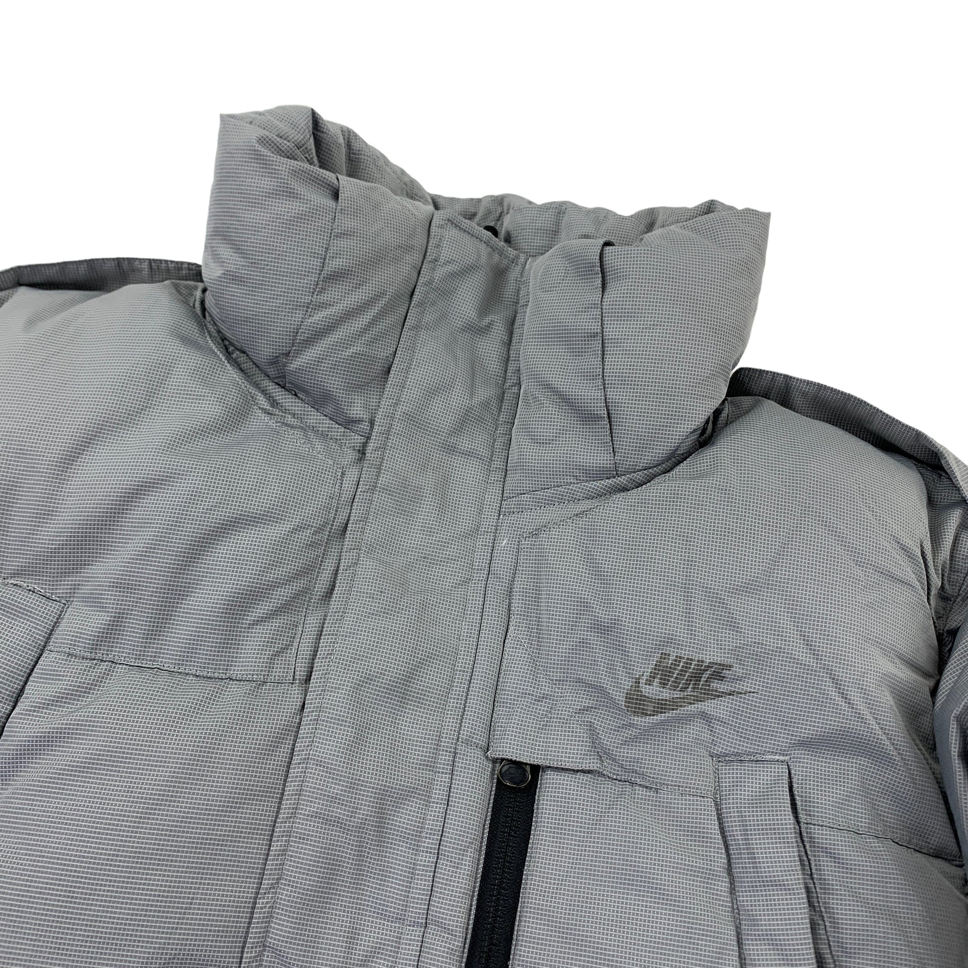 Nike Puffer - L Nike Nike coat outerwear pufferseason second hand vintage shop österreich germany deutschland angebot daunenjacke winterjacke jacke