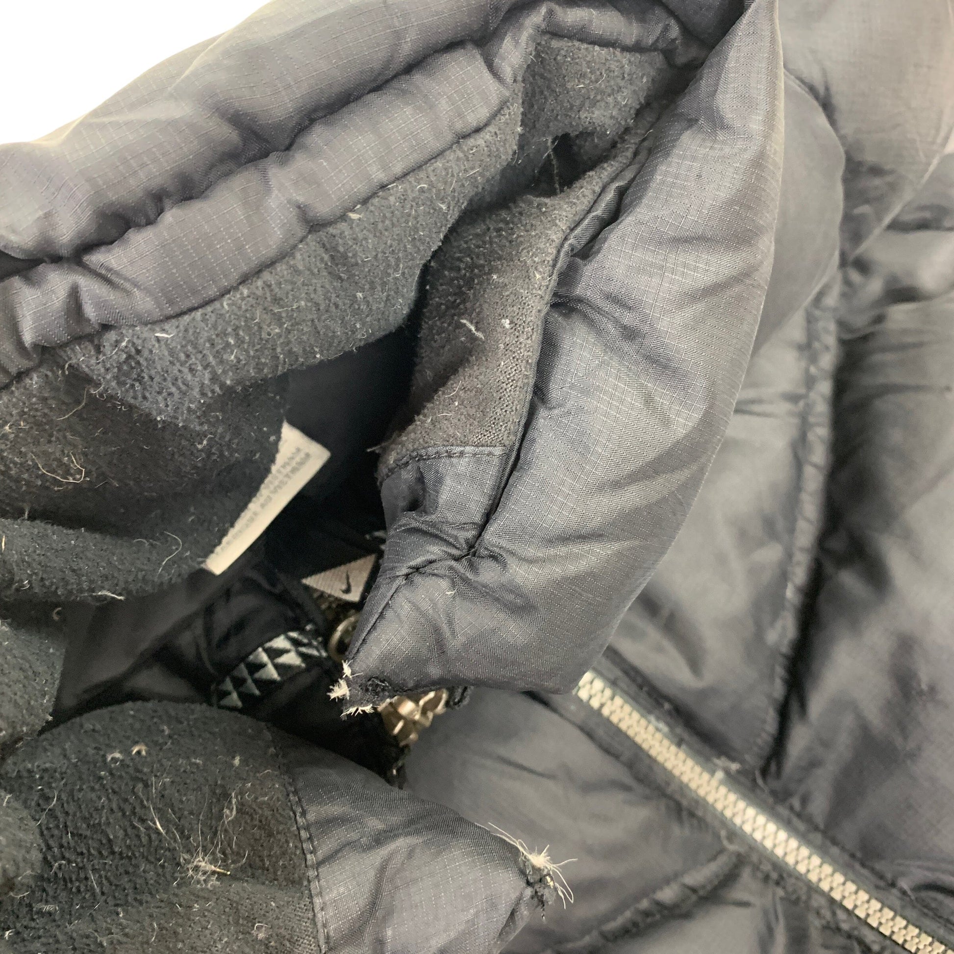 Nike Puffer Vest Gilet - S Nike Nike coat outerwear pufferseason second hand vintage shop österreich germany deutschland angebot daunenjacke winterjacke jacke