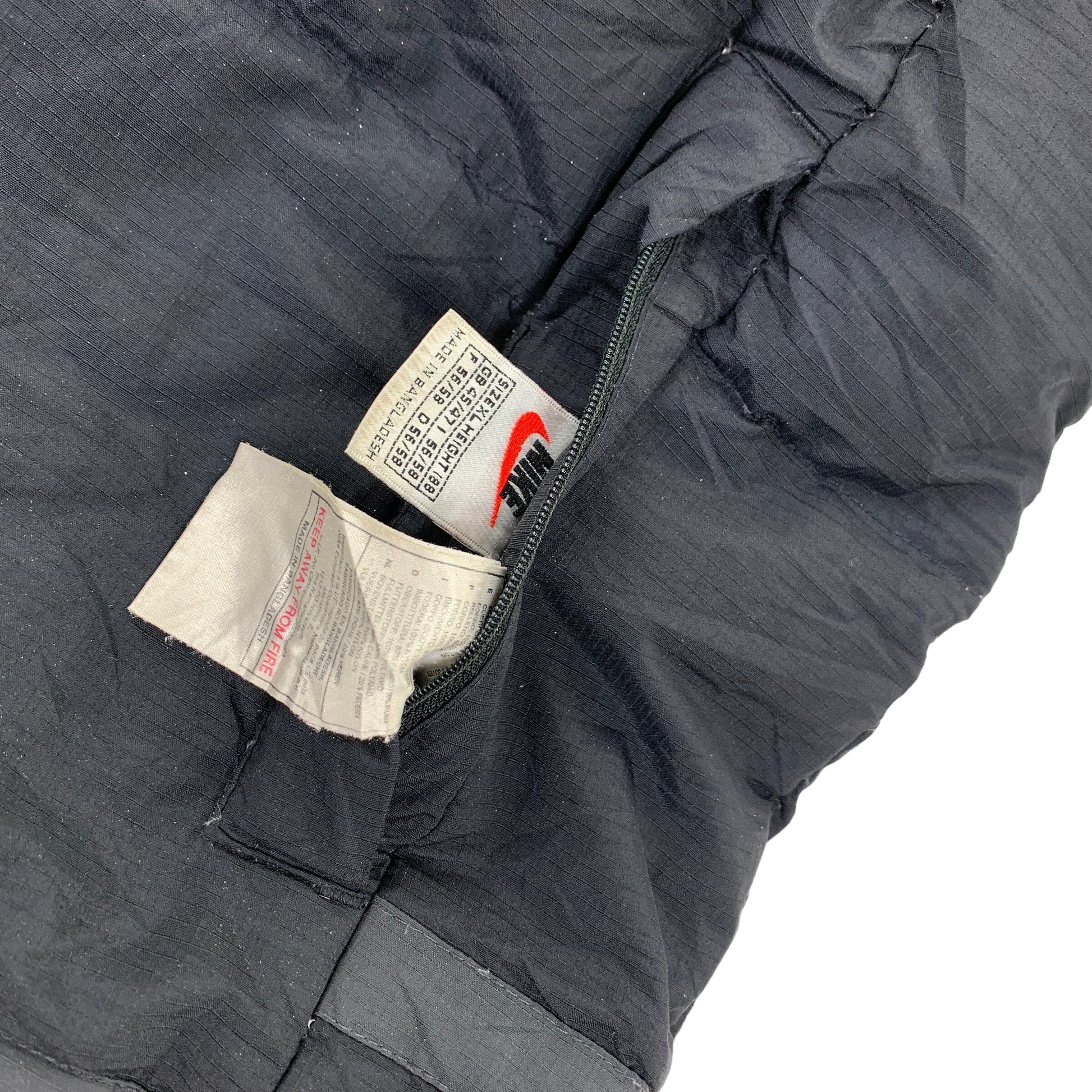 Nike Reverse Puffer Reversible - XL Nike Nike coat outerwear pufferseason second hand vintage shop österreich germany deutschland angebot daunenjacke winterjacke jacke
