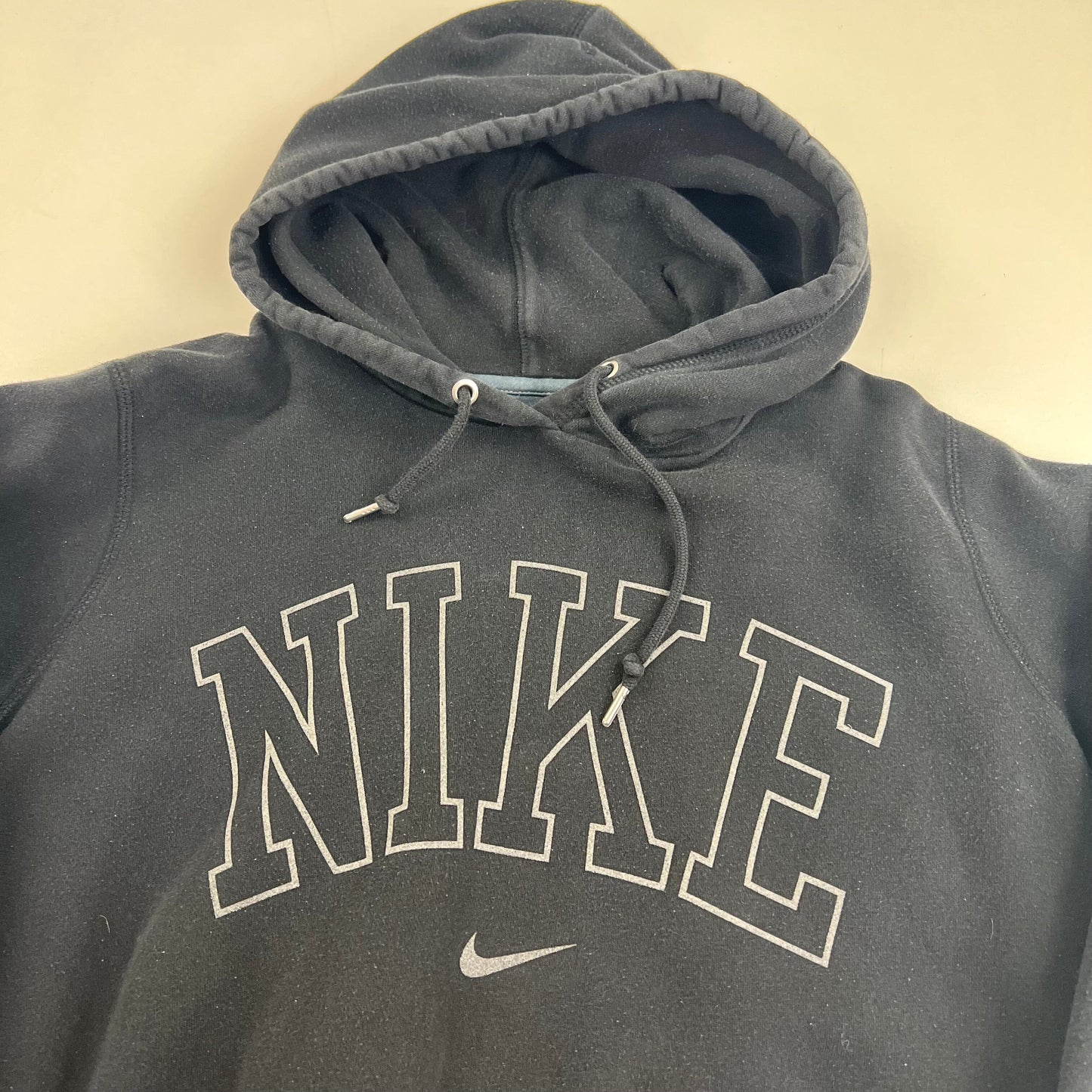 Nike Spellout Sweater Hoodie - L Sweaters Nike coat outerwear pufferseason second hand vintage shop österreich germany deutschland angebot daunenjacke winterjacke jacke