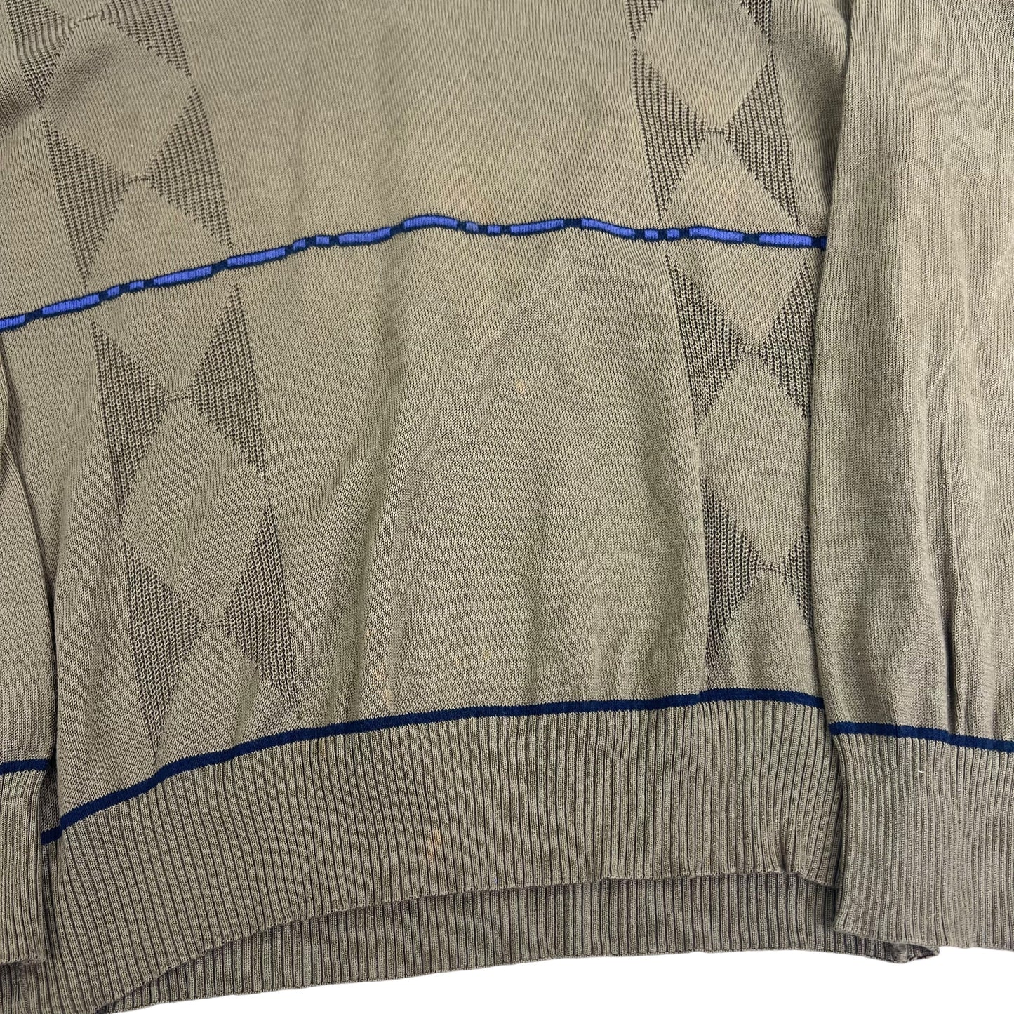 Pierre Balmain Paris V-Neck Knit Sweater - L Sweaters Balmain coat outerwear pufferseason second hand vintage shop österreich germany deutschland angebot daunenjacke winterjacke jacke