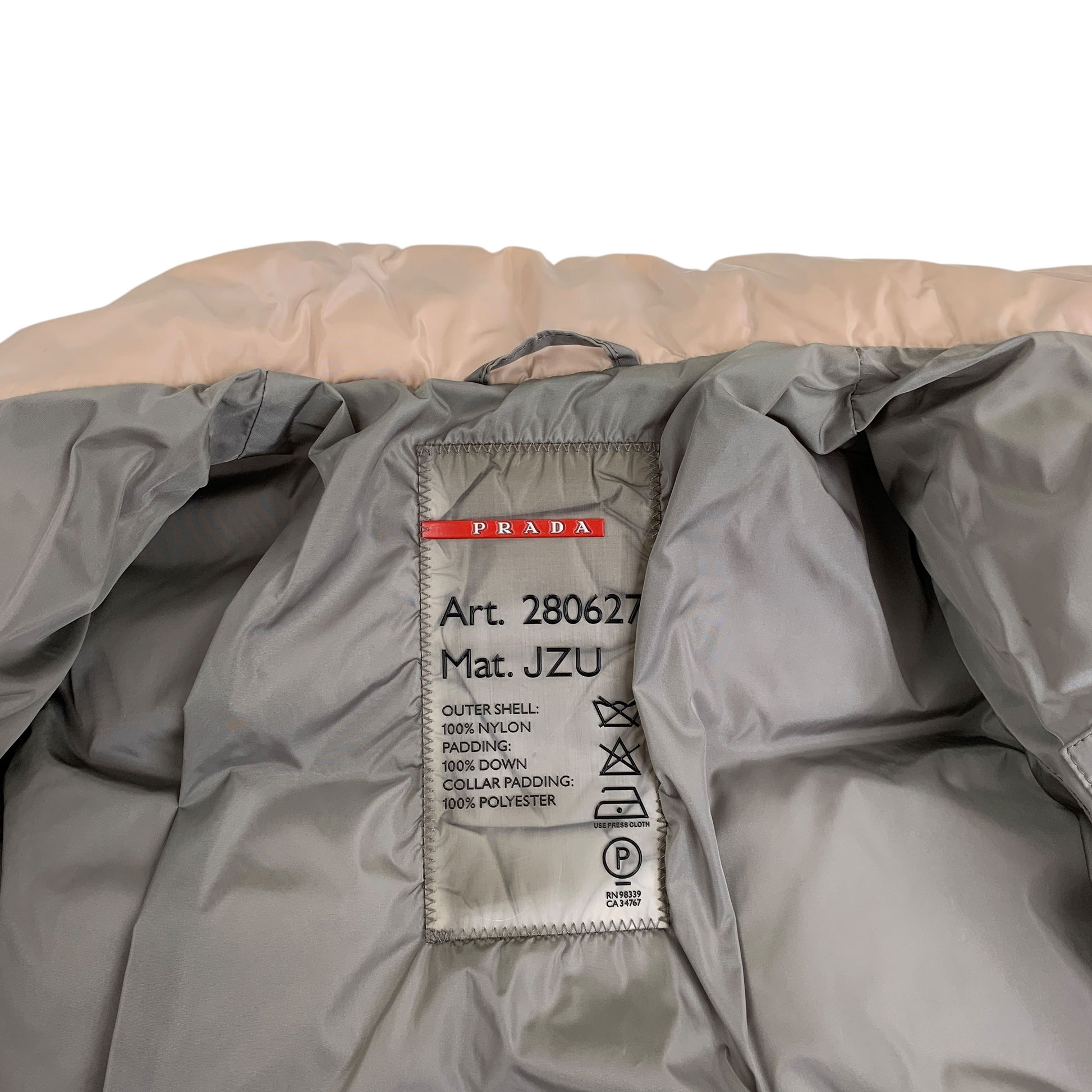 Prada Milano Cropped Puffer Jacket - Women XS Designer Puffer Prada coat outerwear pufferseason second hand vintage shop österreich germany deutschland angebot daunenjacke winterjacke jacke