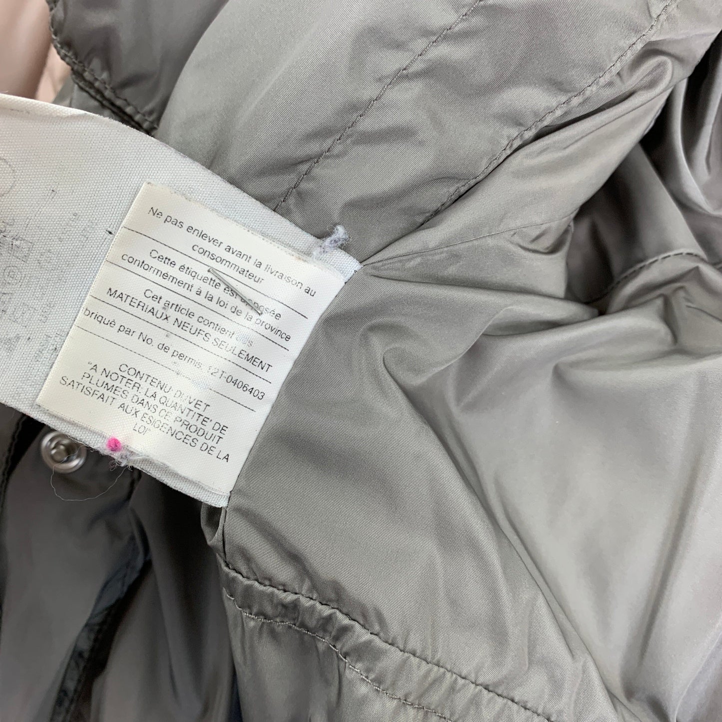 Prada Milano Cropped Puffer Jacket - Women XS Designer Puffer Prada coat outerwear pufferseason second hand vintage shop österreich germany deutschland angebot daunenjacke winterjacke jacke