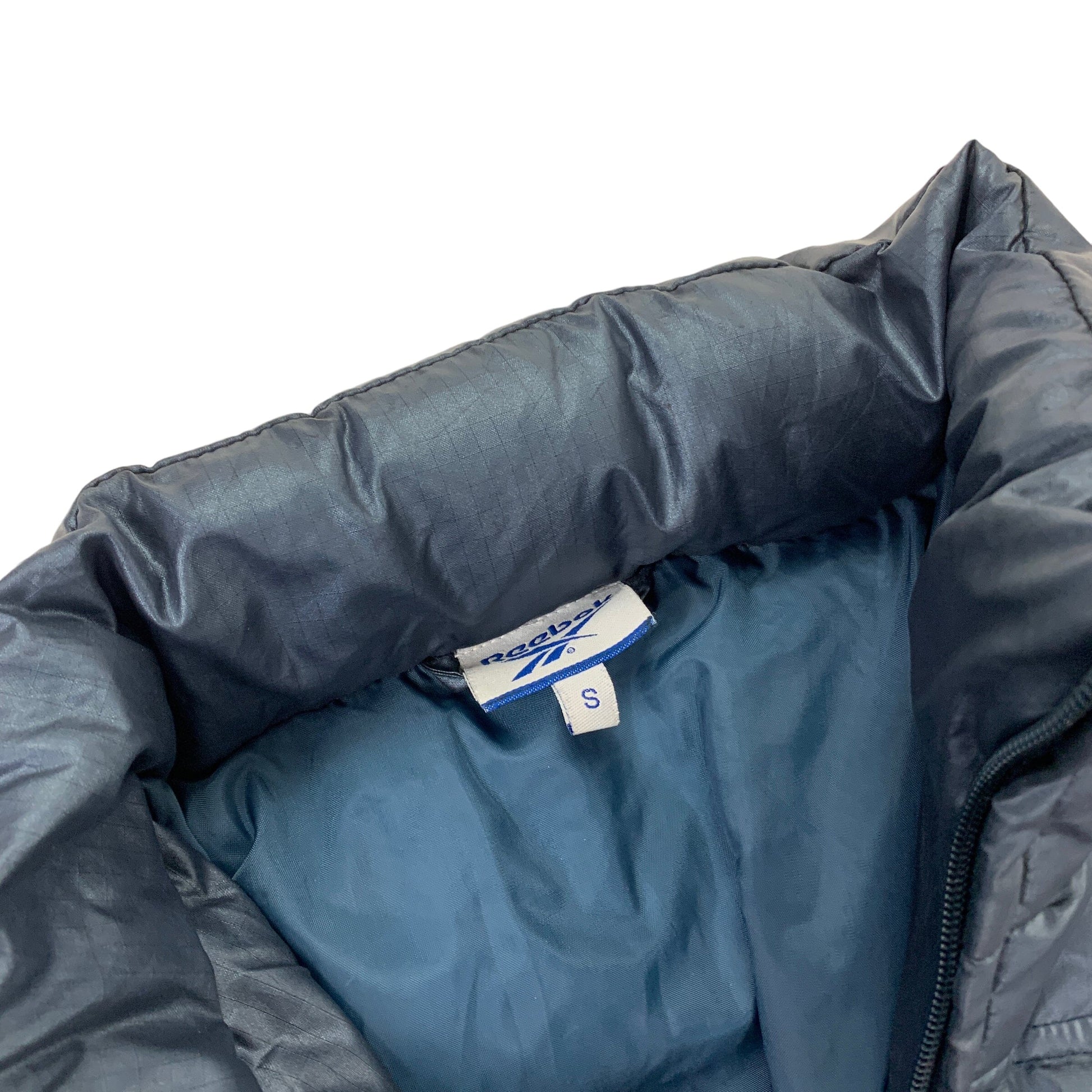 Reebok Shiny Puffer - S fits L Other Brands Reebok coat outerwear pufferseason second hand vintage shop österreich germany deutschland angebot daunenjacke winterjacke jacke