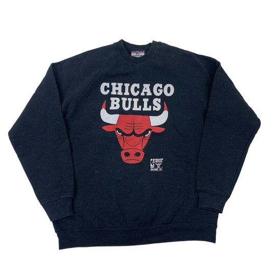 Spalding "Chicago Bulls" Sweater - L Sweaters Spalding coat outerwear pufferseason second hand vintage shop österreich germany deutschland angebot daunenjacke winterjacke jacke