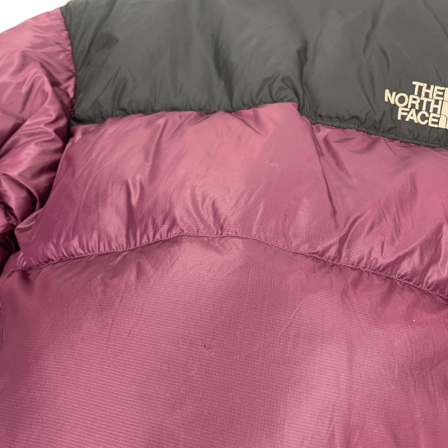 The North Face 700 Puffer Nuptse 1996 Jacket - XS The North Face The North Face coat outerwear pufferseason second hand vintage shop österreich germany deutschland angebot daunenjacke winterjacke jacke