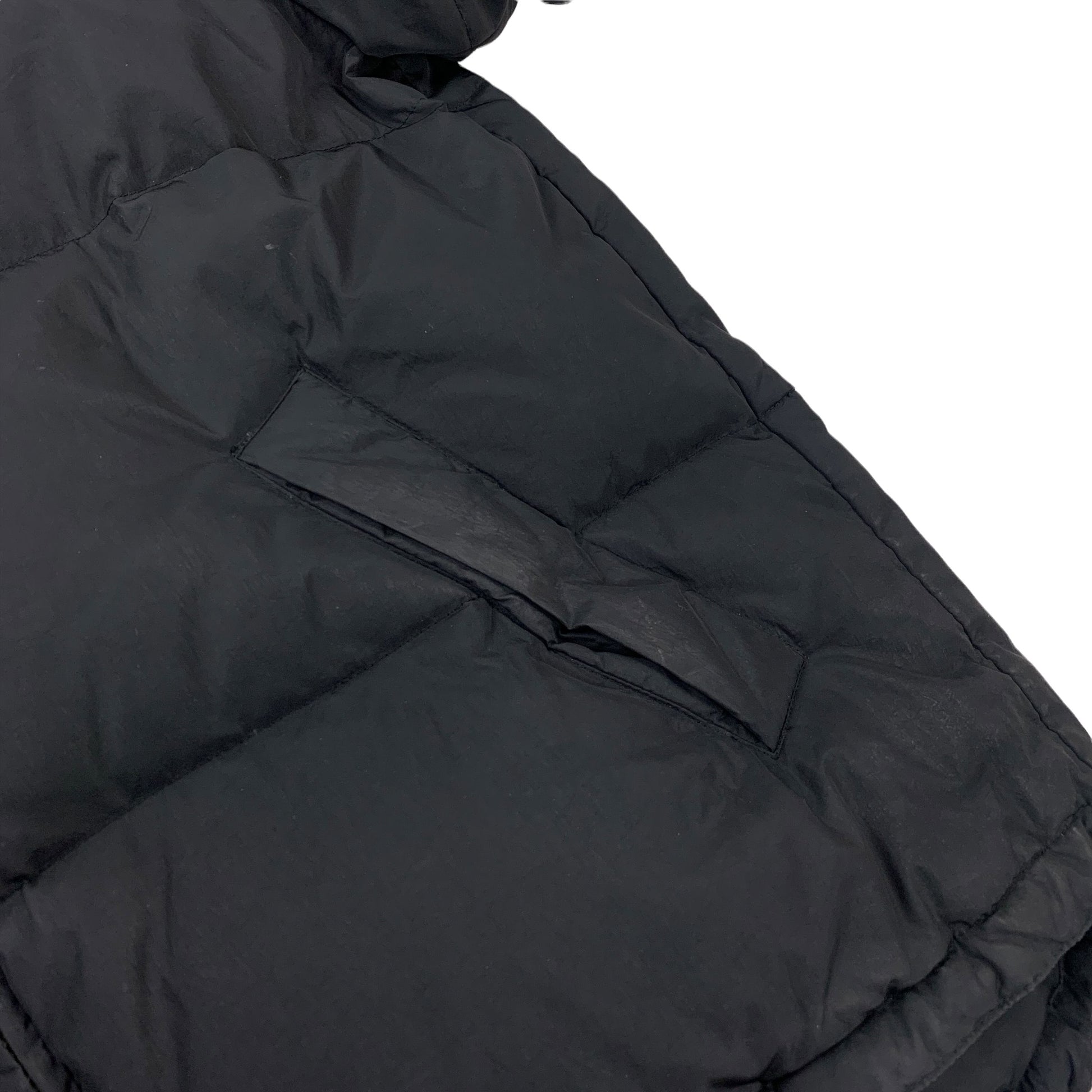 Tommy Hilfiger Puffer Jacket - M Tommy Hilfiger Tommy Hilfiger coat outerwear pufferseason second hand vintage shop österreich germany deutschland angebot daunenjacke winterjacke jacke