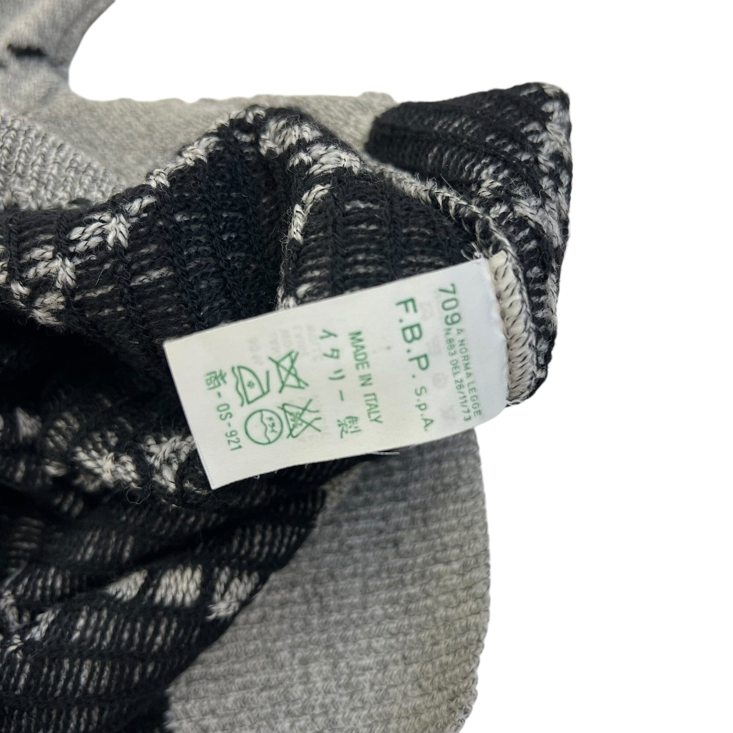 Vintage Deadstock DS Gianni Versace Wool Sweater - XL Sweaters Gianni Versace coat outerwear pufferseason second hand vintage shop österreich germany deutschland angebot daunenjacke winterjacke jacke