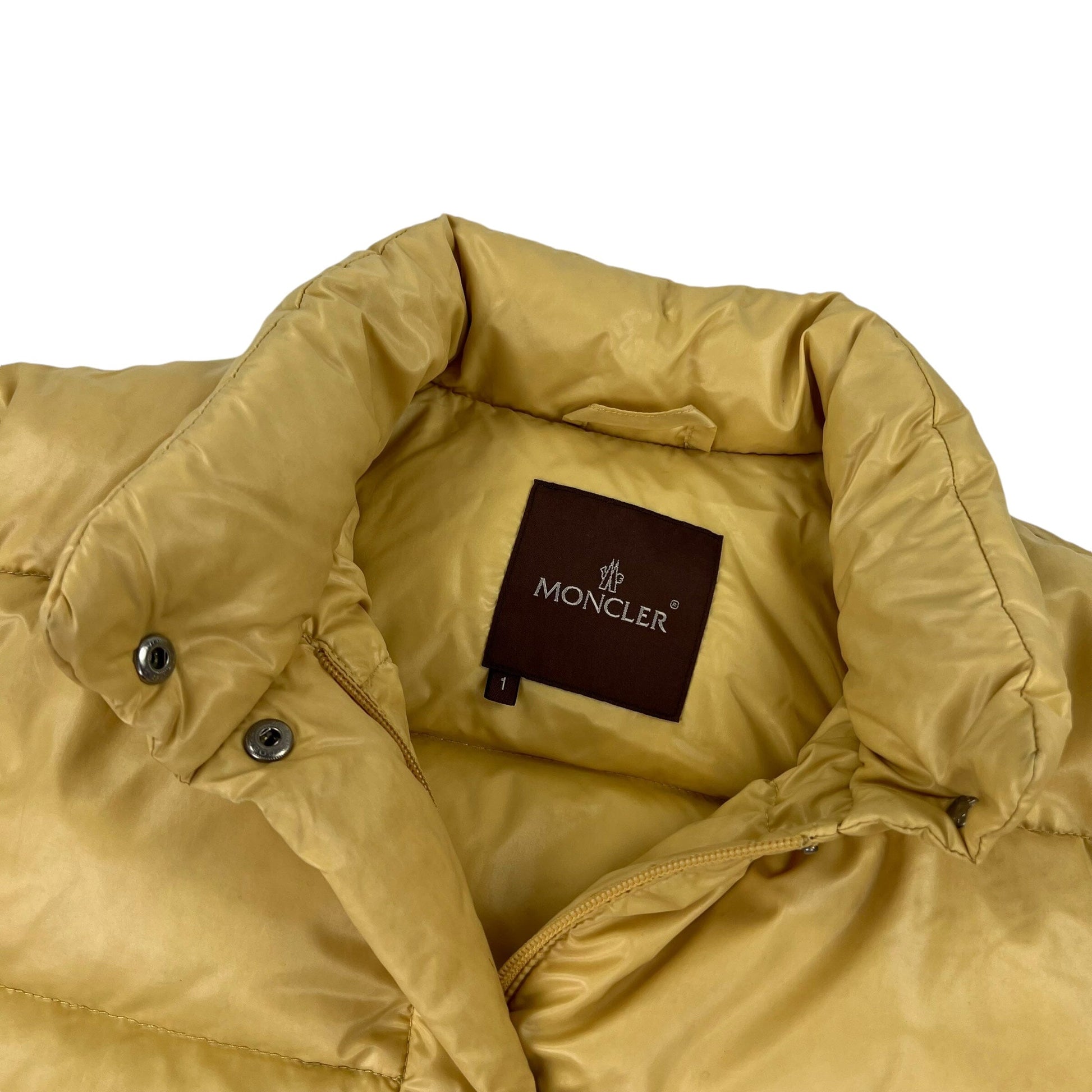 Vintage Moncler Puffer Jacket - Women S Moncler Moncler coat outerwear pufferseason second hand vintage shop österreich germany deutschland angebot daunenjacke winterjacke jacke