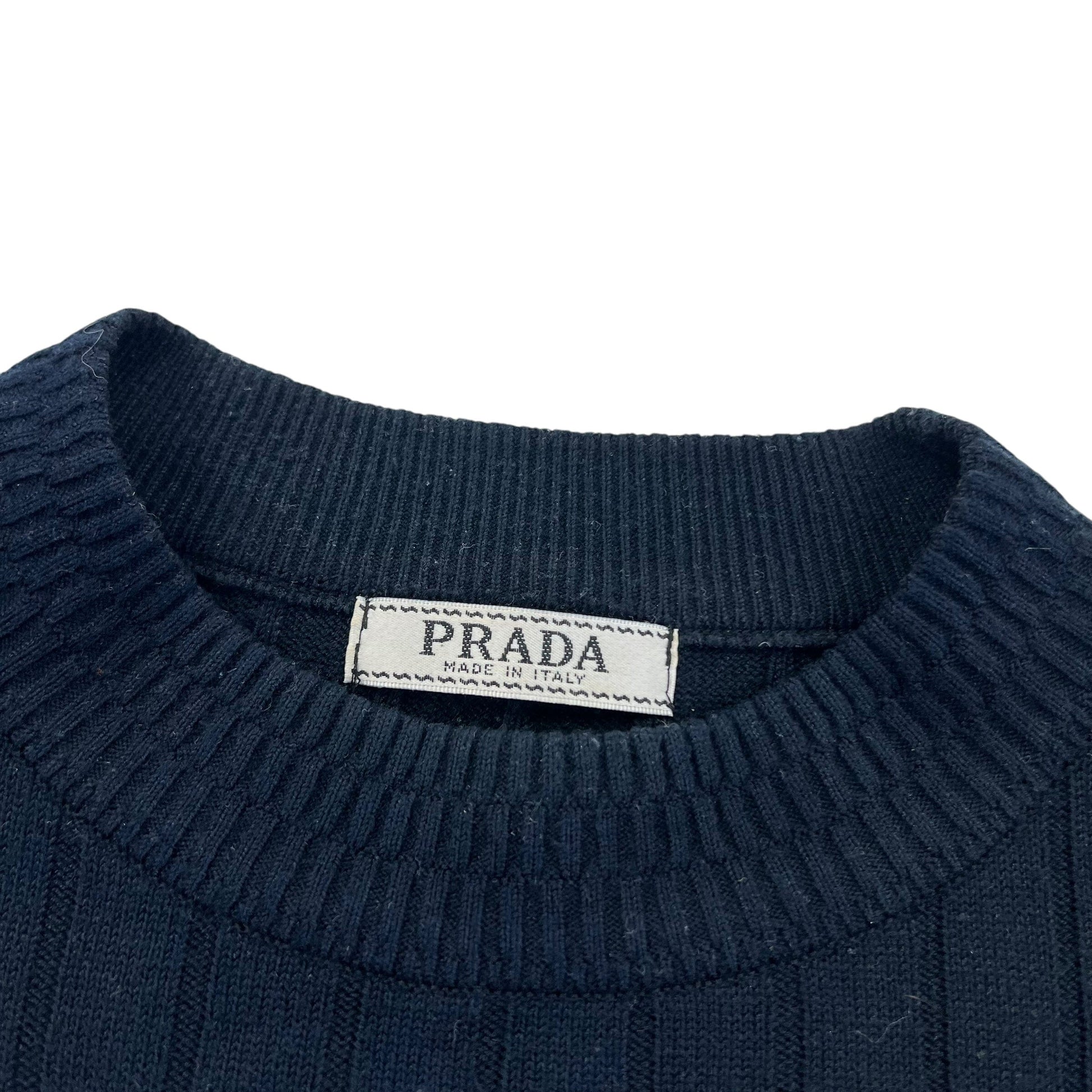 Vintage Prada Milano Spellout Sweater - L Sweaters Prada coat outerwear pufferseason second hand vintage shop österreich germany deutschland angebot daunenjacke winterjacke jacke
