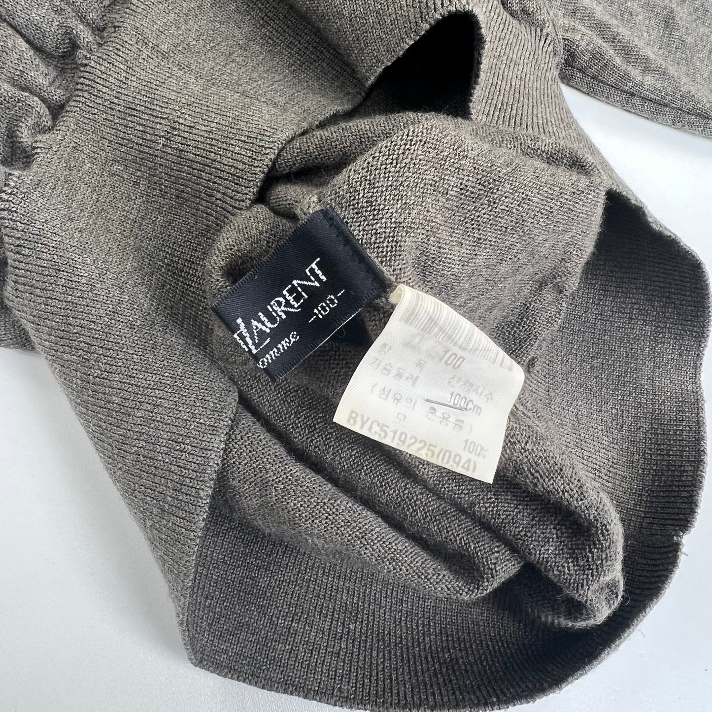 YSL Yves Saint Laurent Turtle Neck Sweater - L Sweaters Yves Saint Laurent coat outerwear pufferseason second hand vintage shop österreich germany deutschland angebot daunenjacke winterjacke jacke